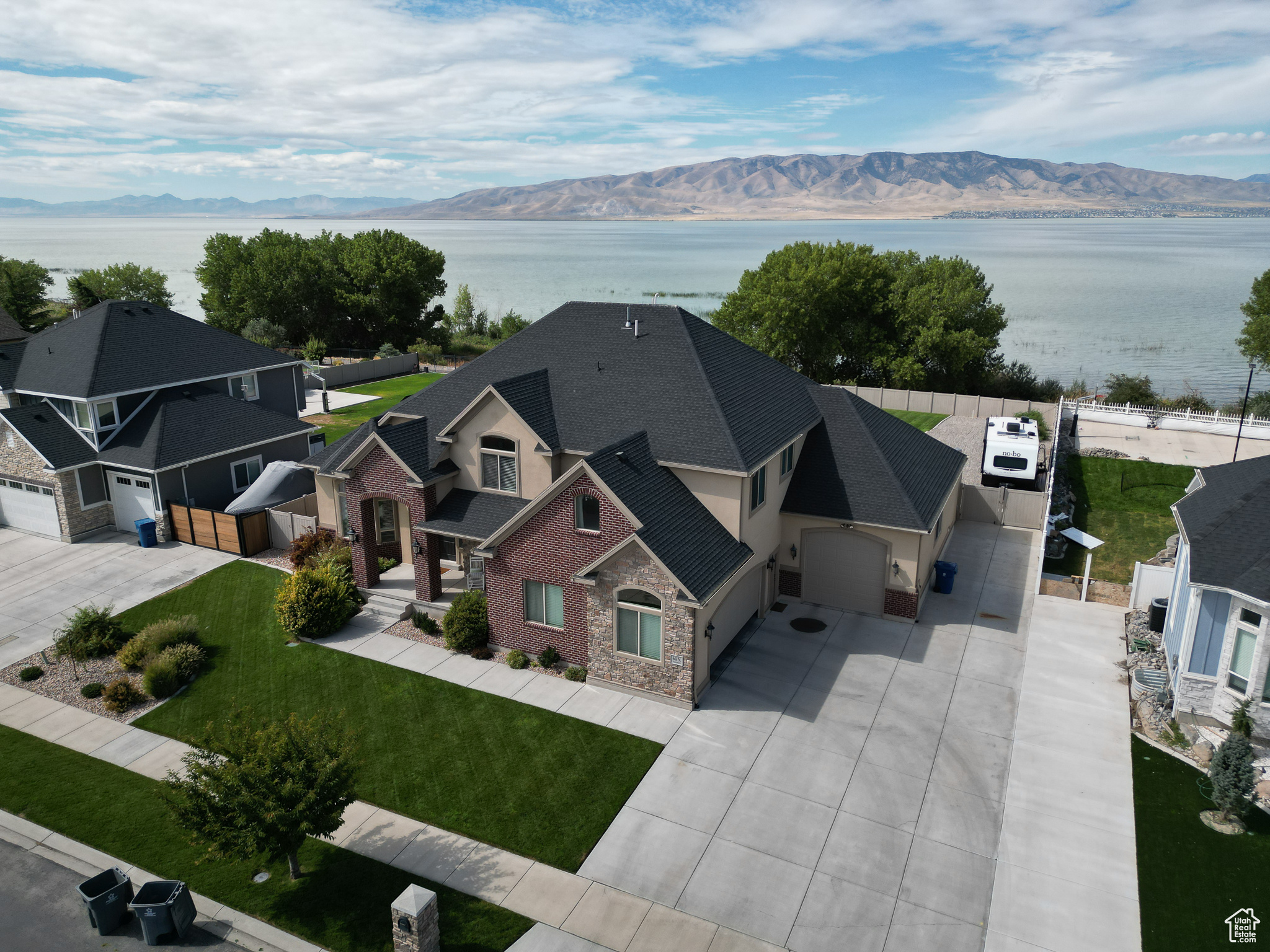 64 N SUNSET DR