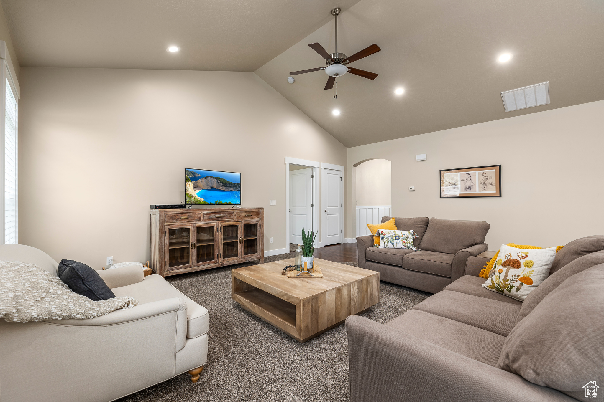 1152 N REESE DR