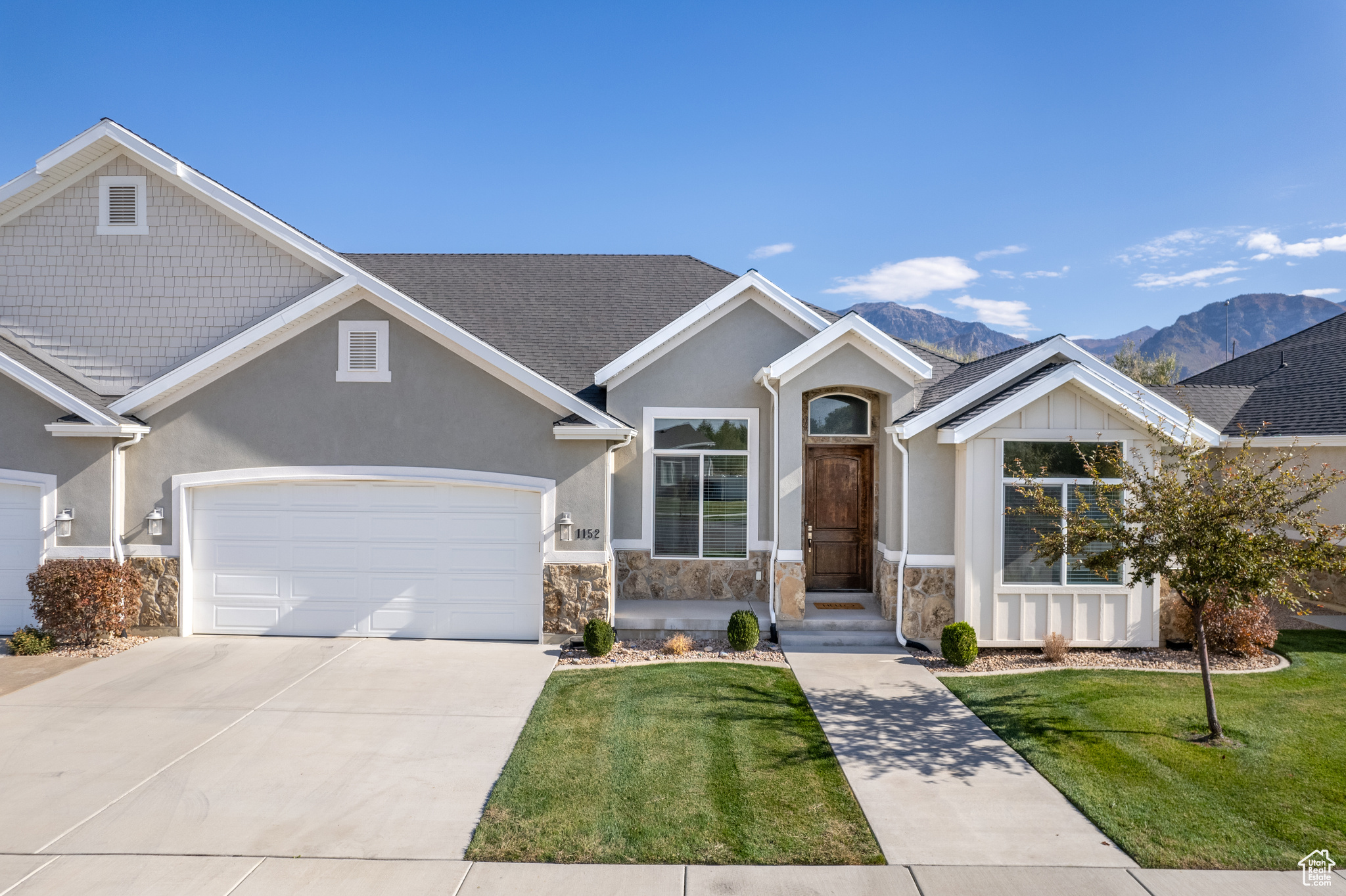 1152 N REESE DR