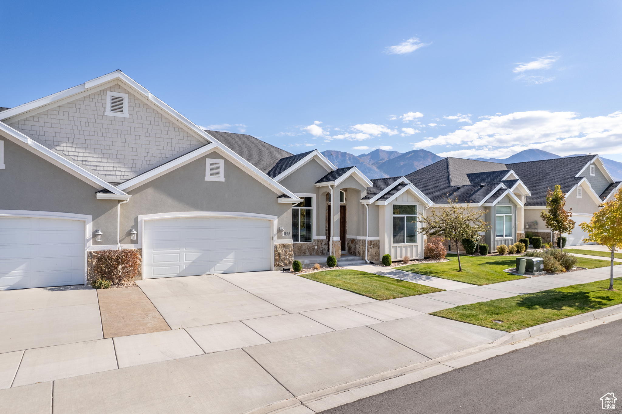 1152 N REESE DR