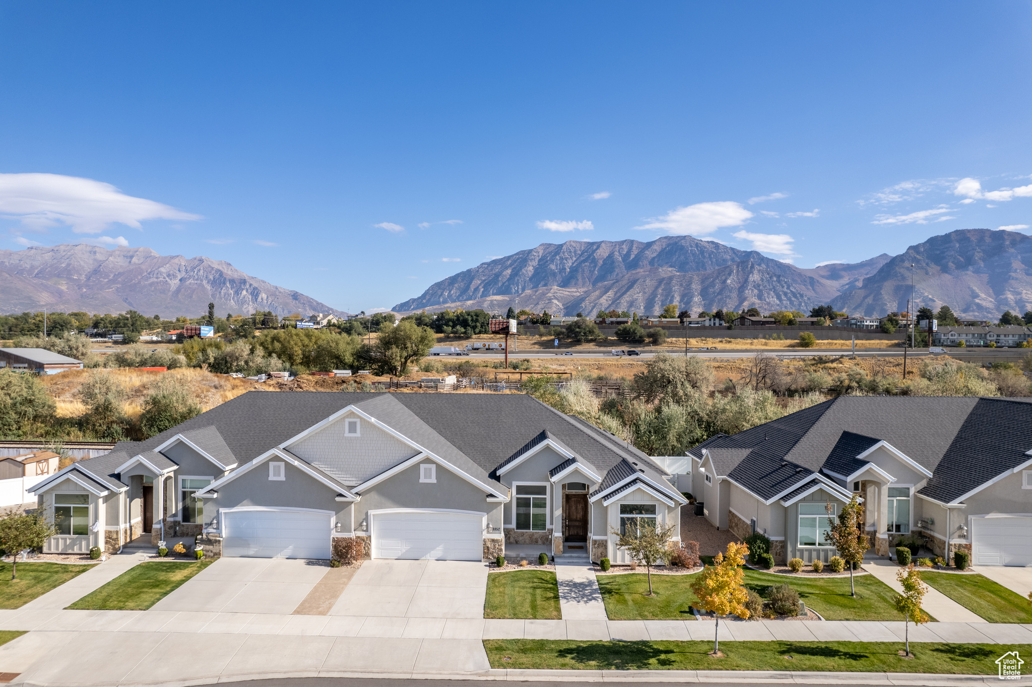 1152 N REESE DR