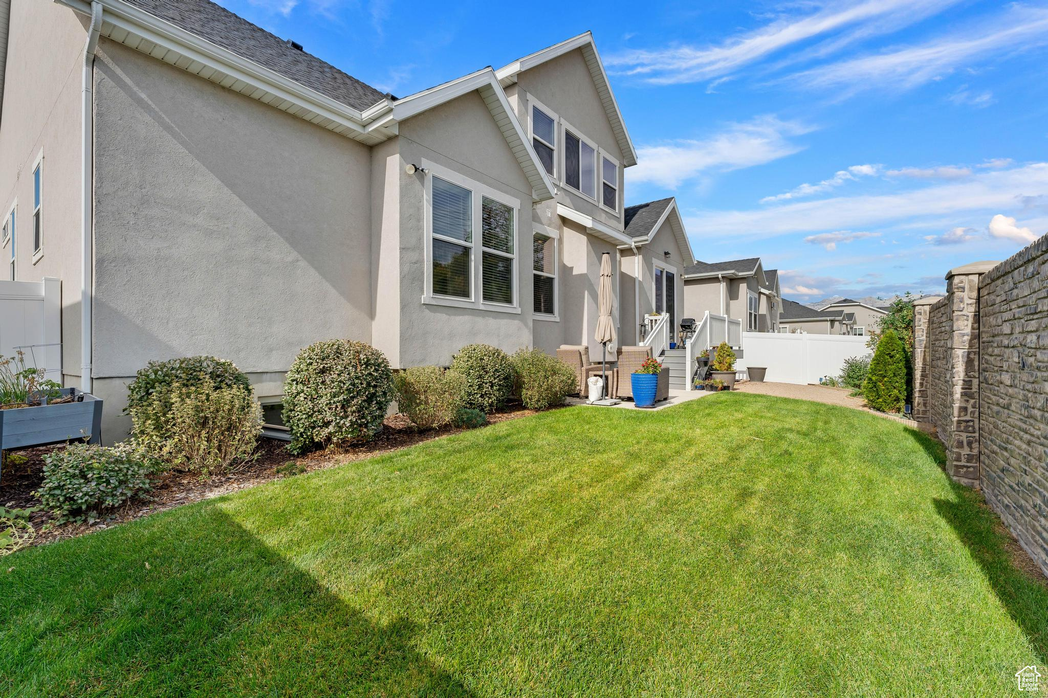 308 N OLD FARM LN