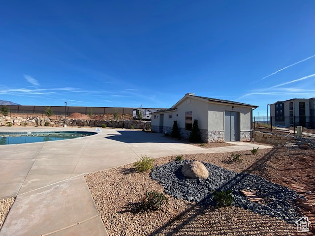 184 N LONE ROCK DR #B104