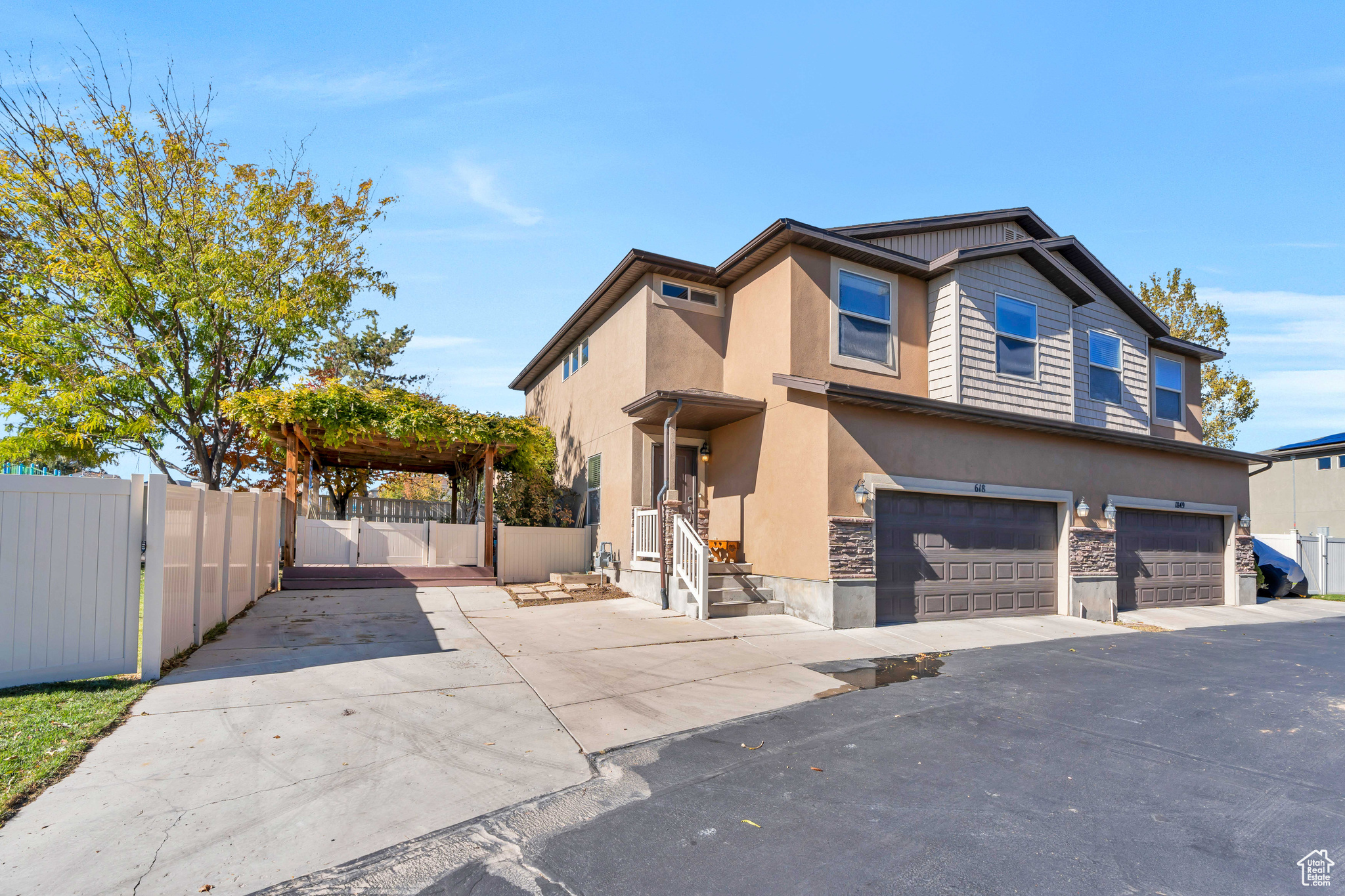 618 W ROSE BUD CT