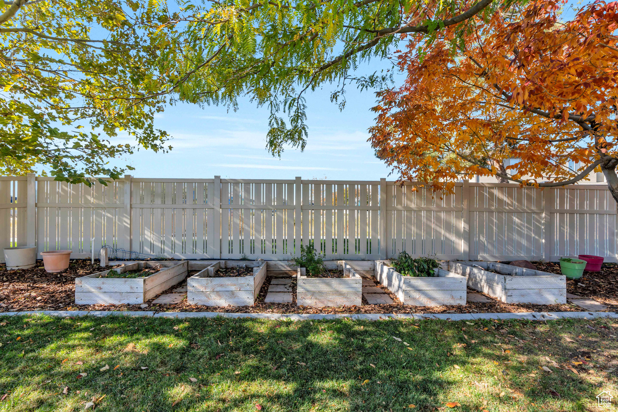 618 W ROSE BUD CT