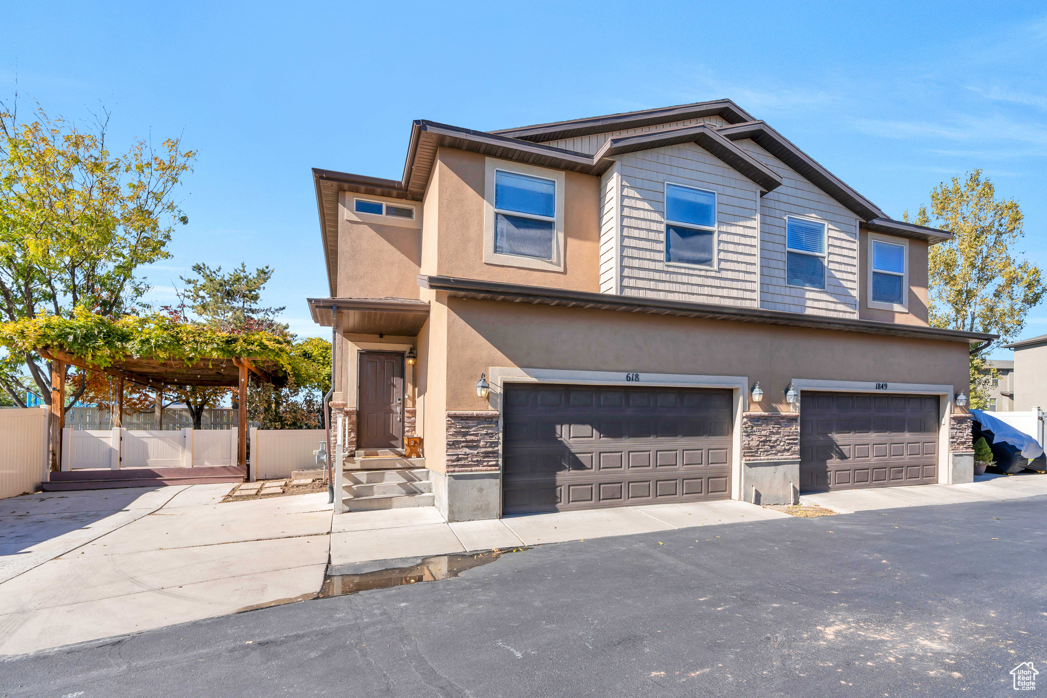 618 W ROSE BUD CT