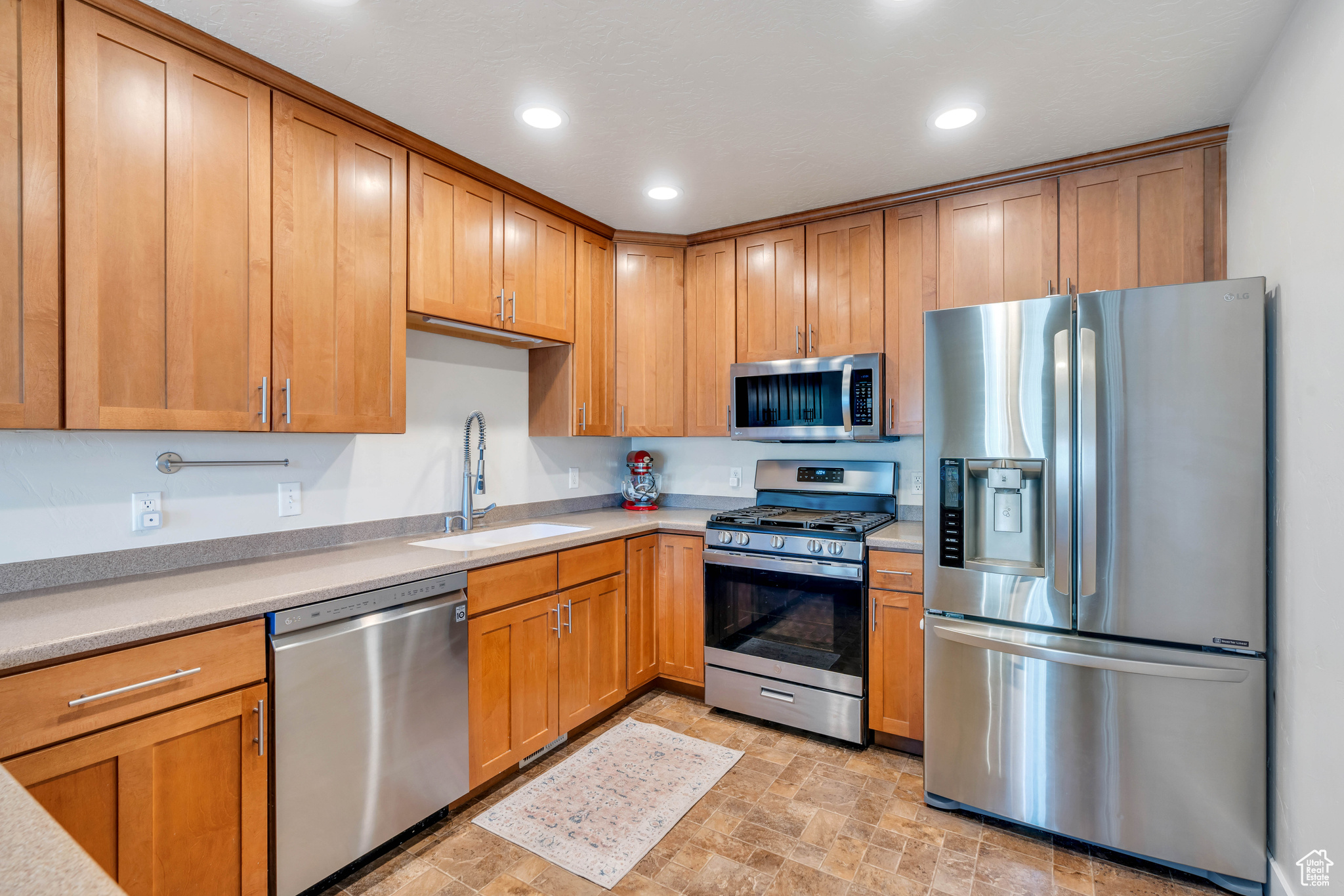 618 W ROSE BUD CT