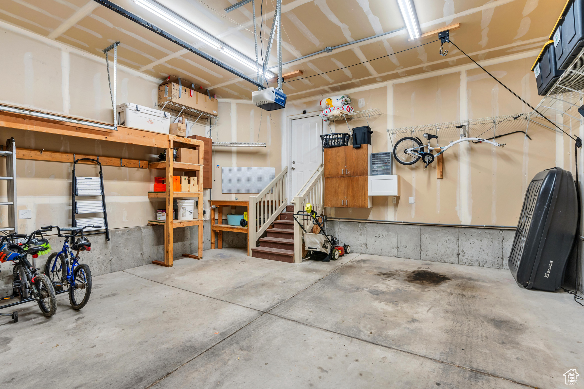618 W ROSE BUD CT