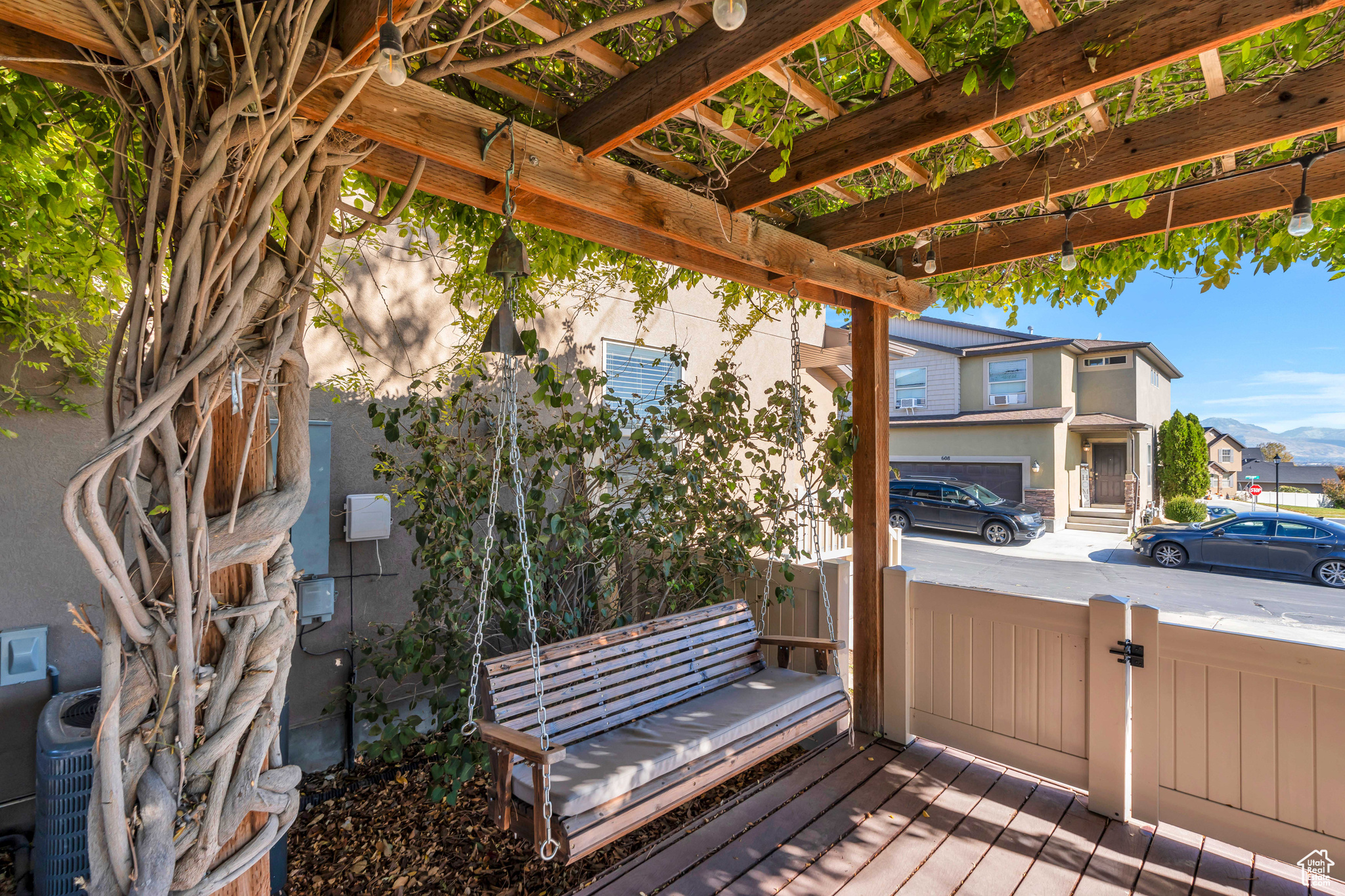 618 W ROSE BUD CT