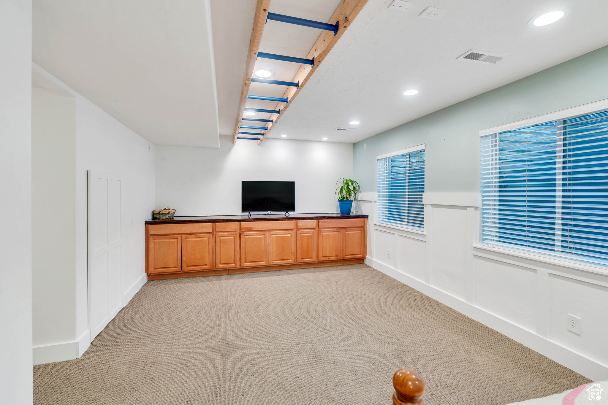 618 W ROSE BUD CT