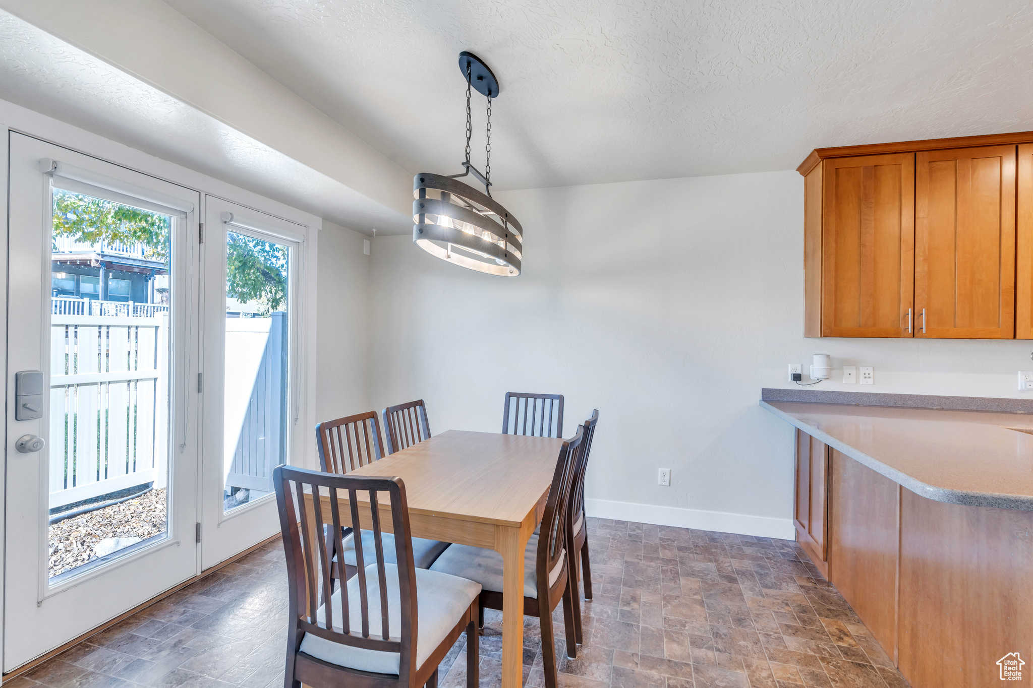 618 W ROSE BUD CT