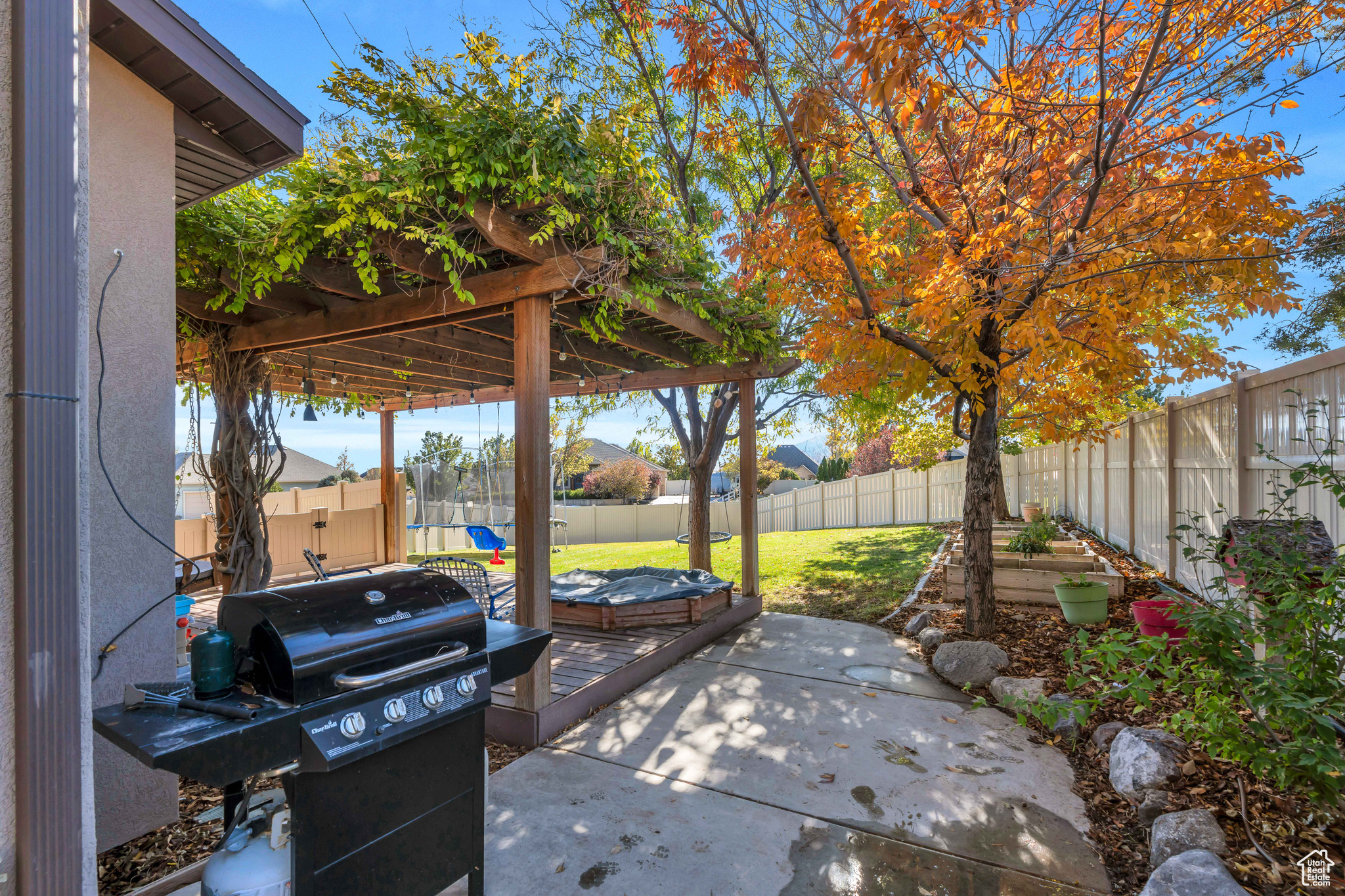618 W ROSE BUD CT