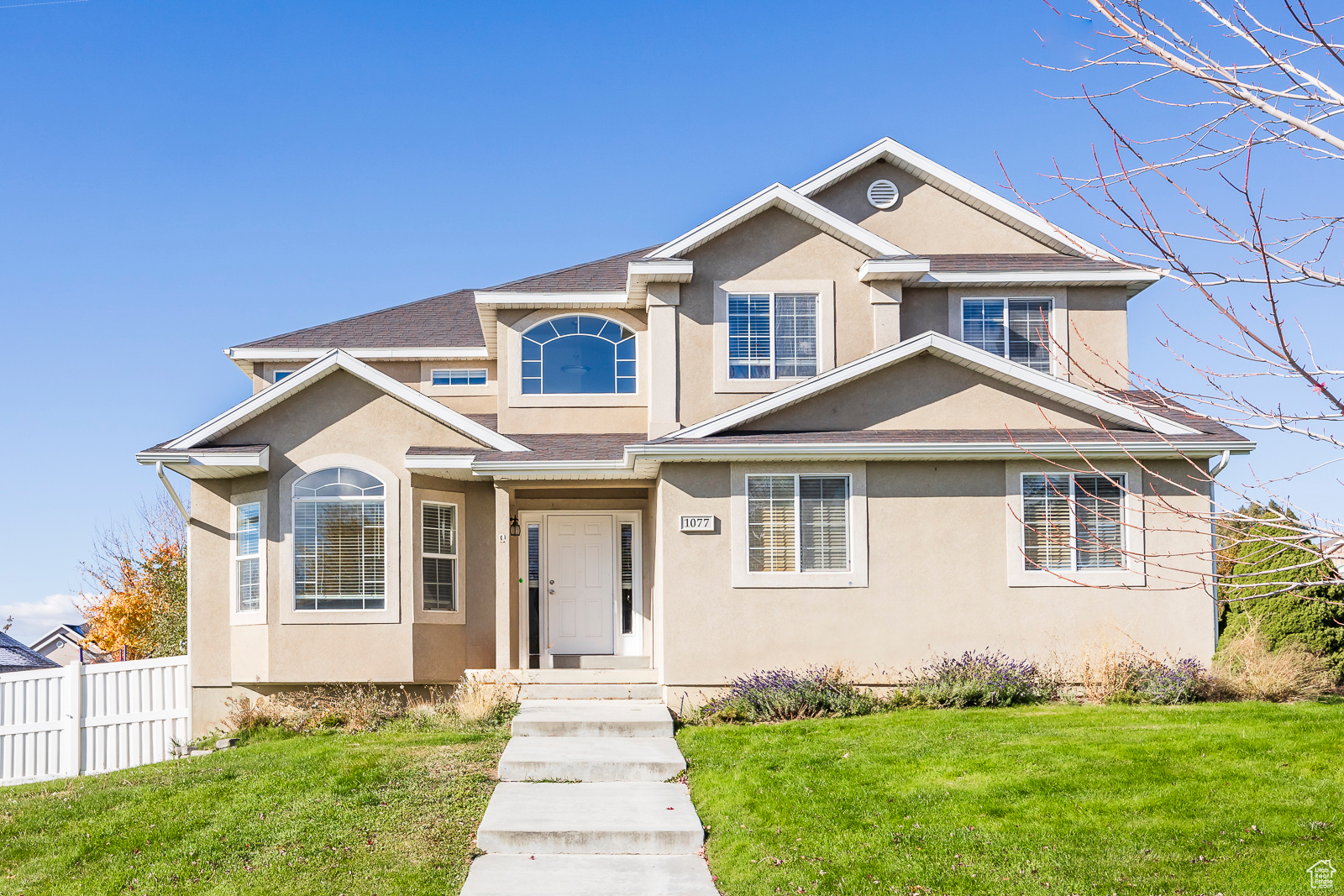 1077 N 390 W