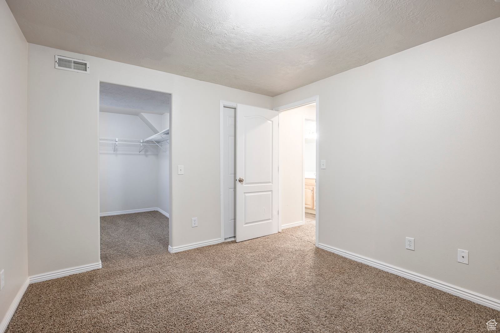 1077 N 390 W