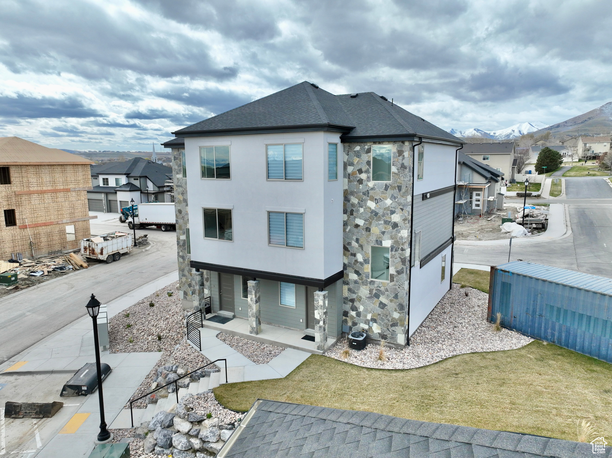 162 W HARVEST LN