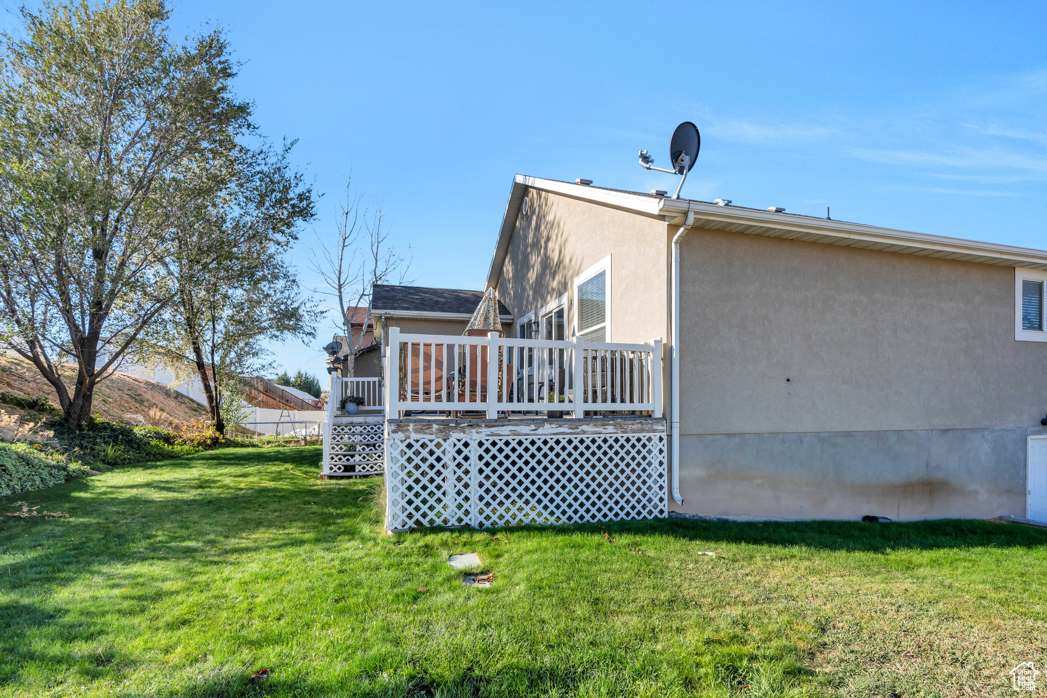 1728 E RIDGEFIELD RD