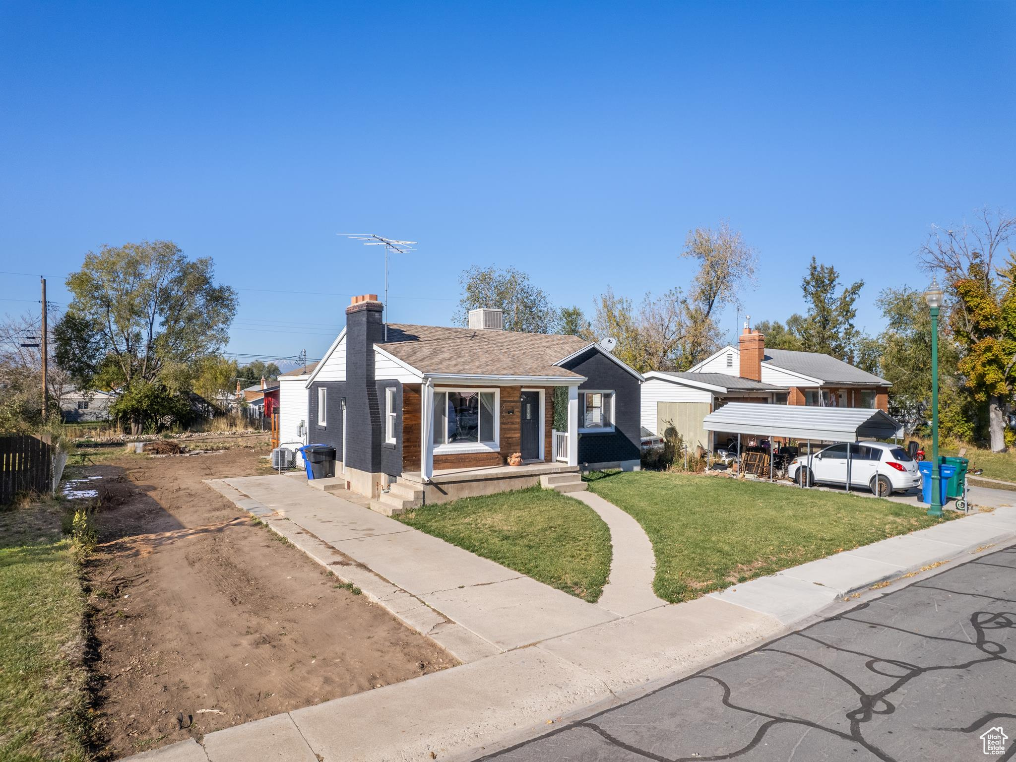 941 N GARDEN DR