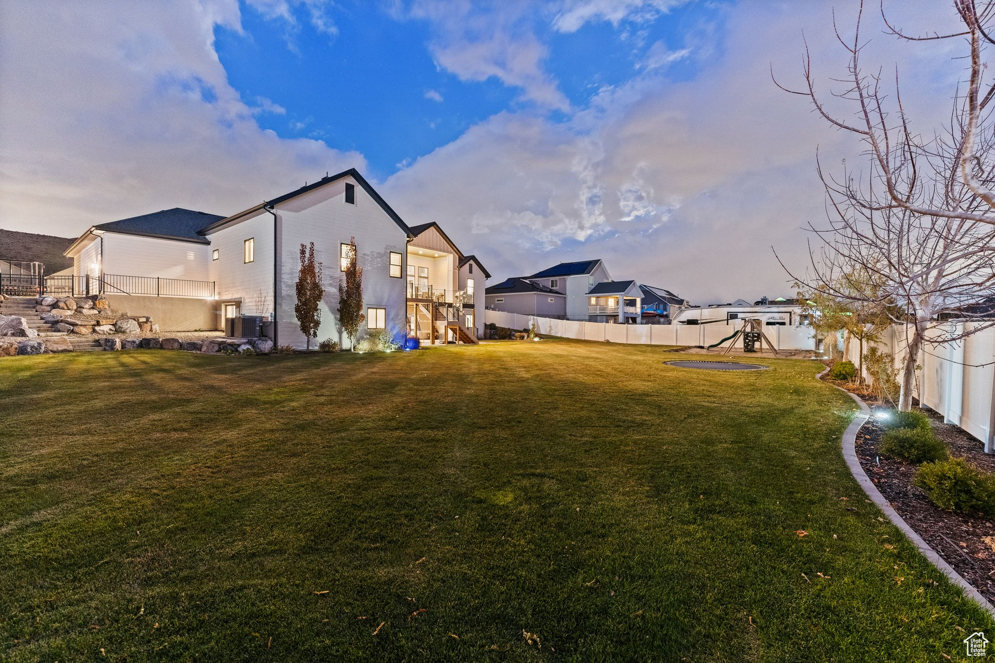 3062 E SUNSET DR