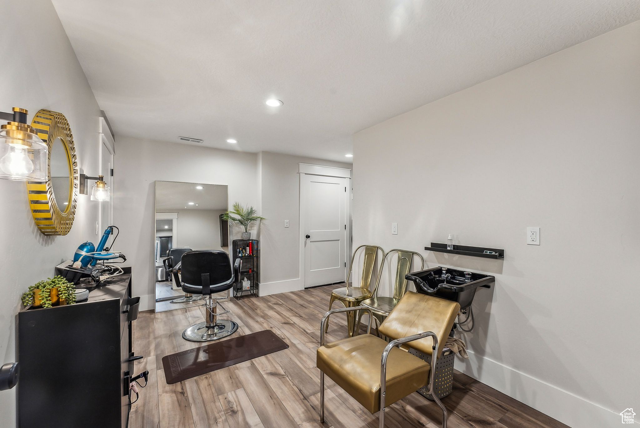 3062 E SUNSET DR