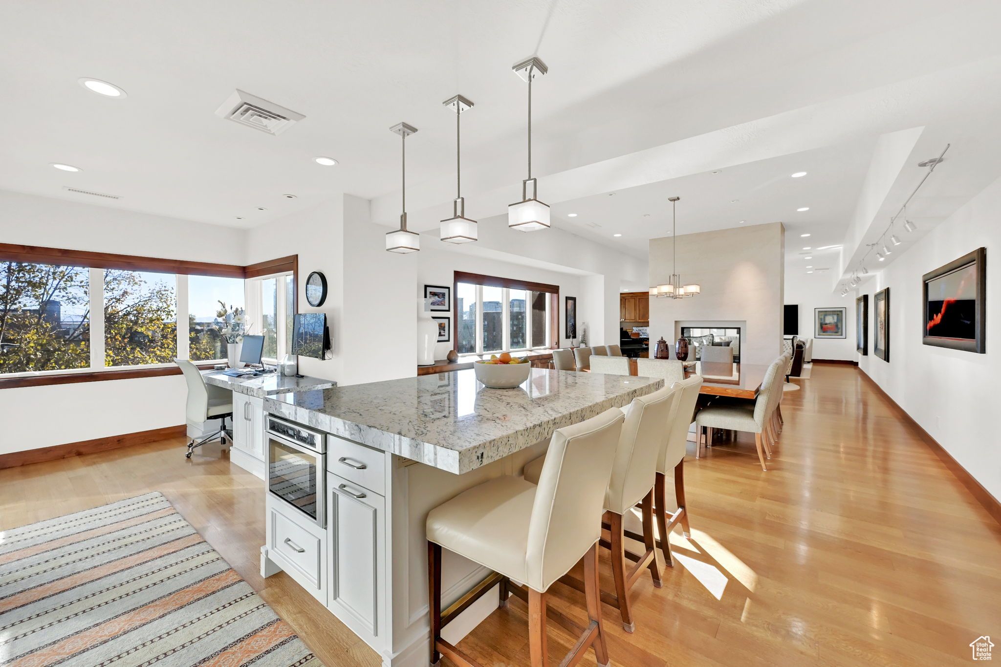 171 E 3RD AVENUE AVE #802