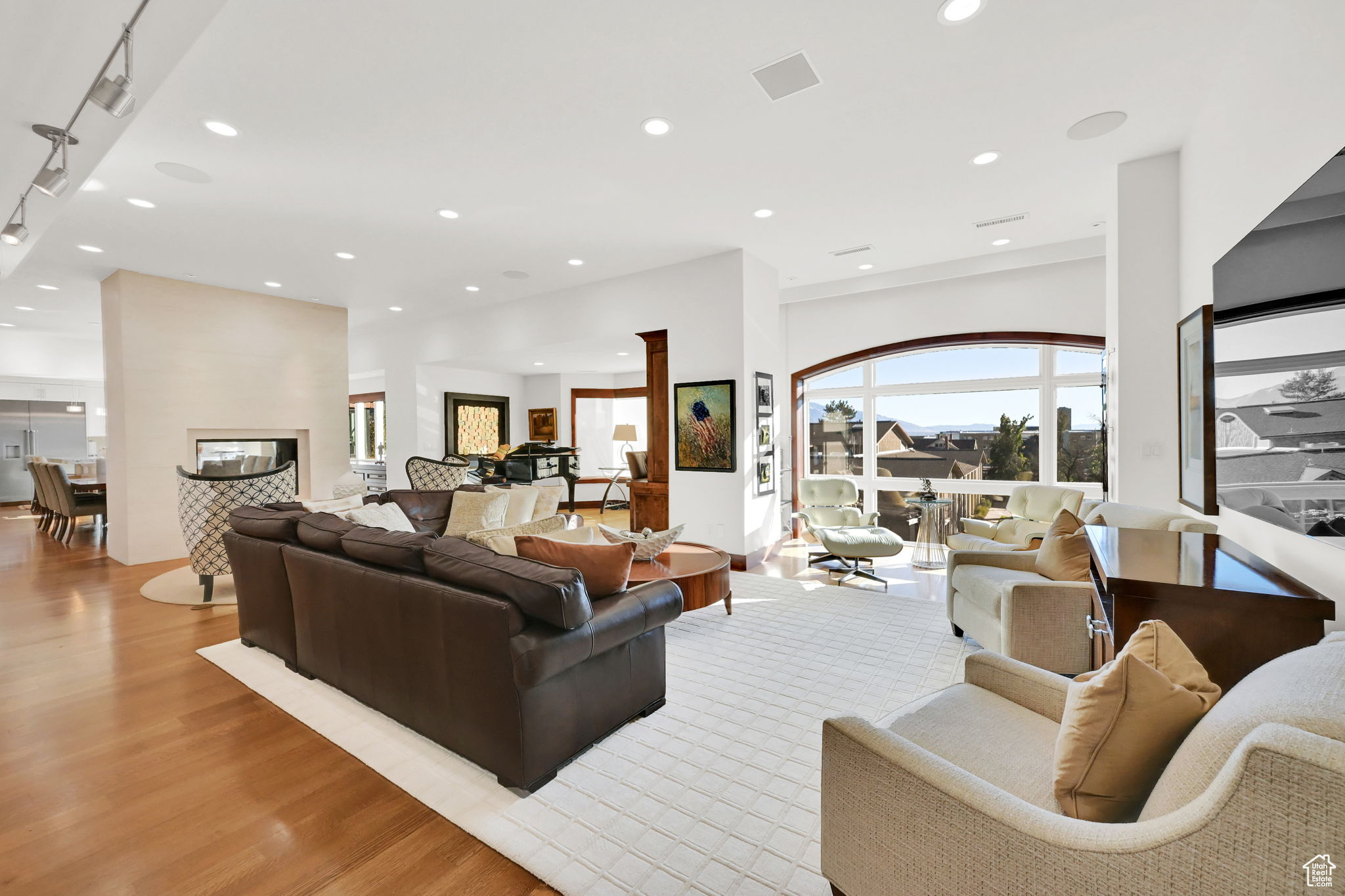 171 E 3RD AVENUE AVE #802