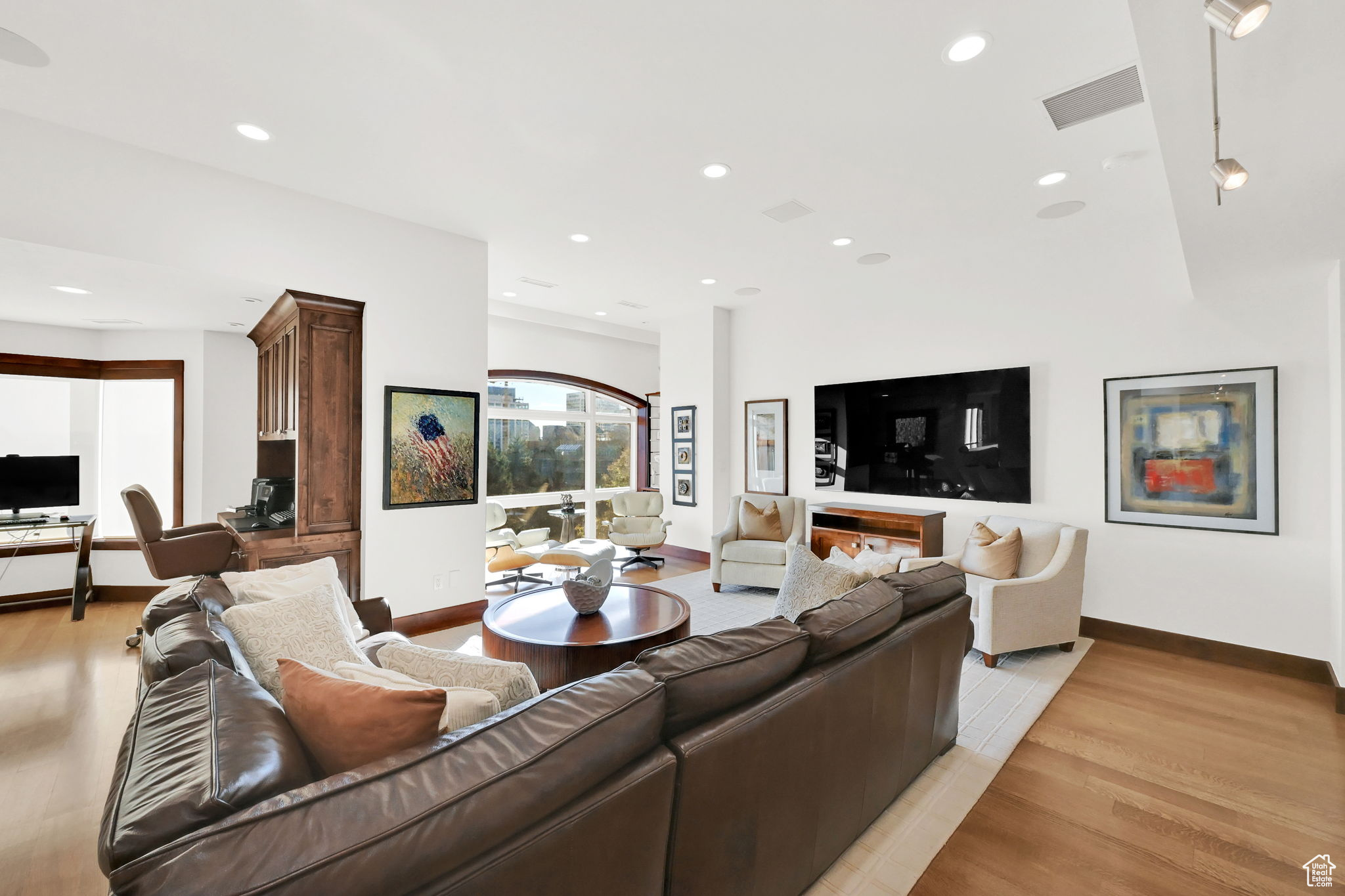 171 E 3RD AVENUE AVE #802