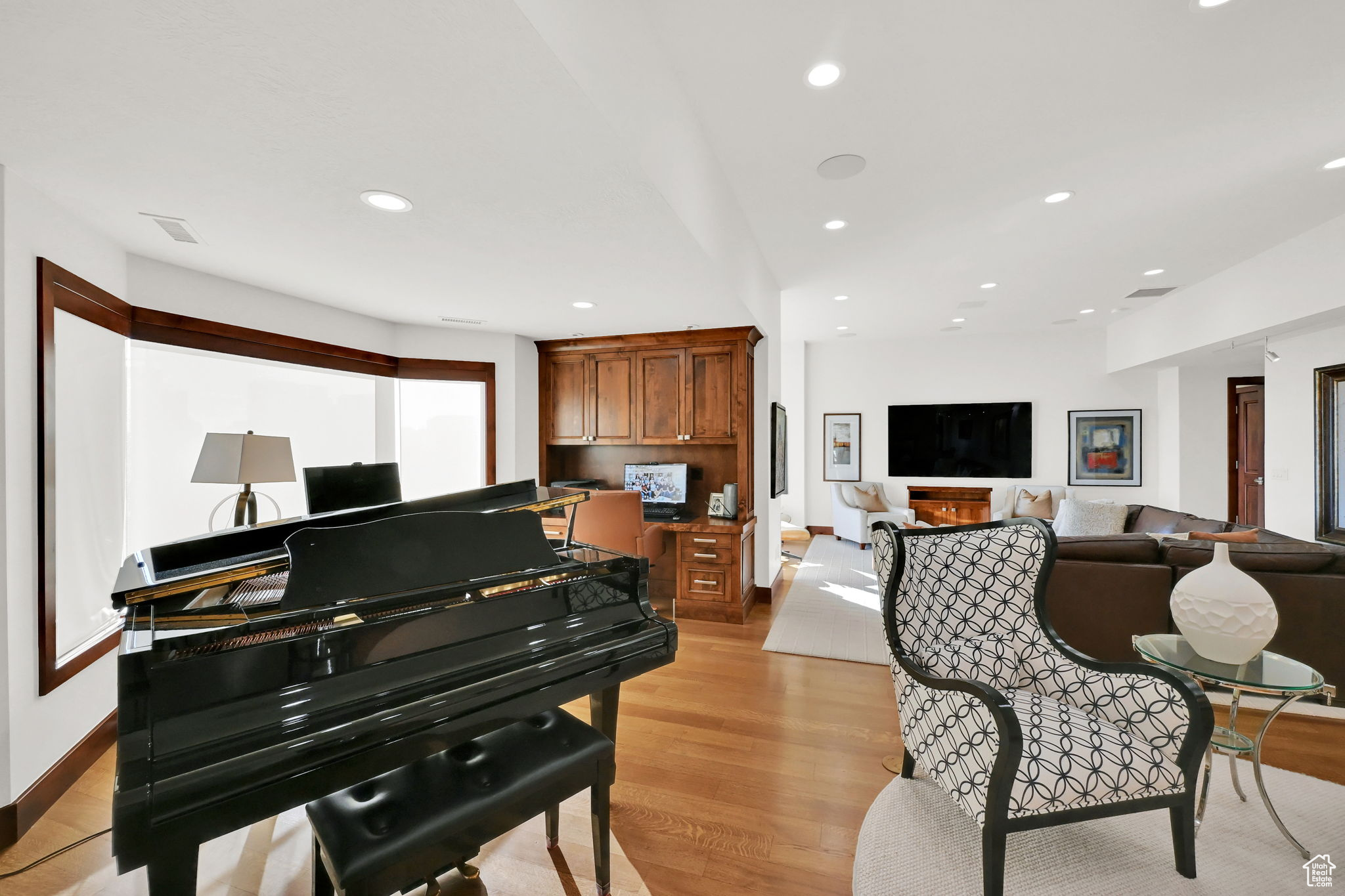 171 E 3RD AVENUE AVE #802