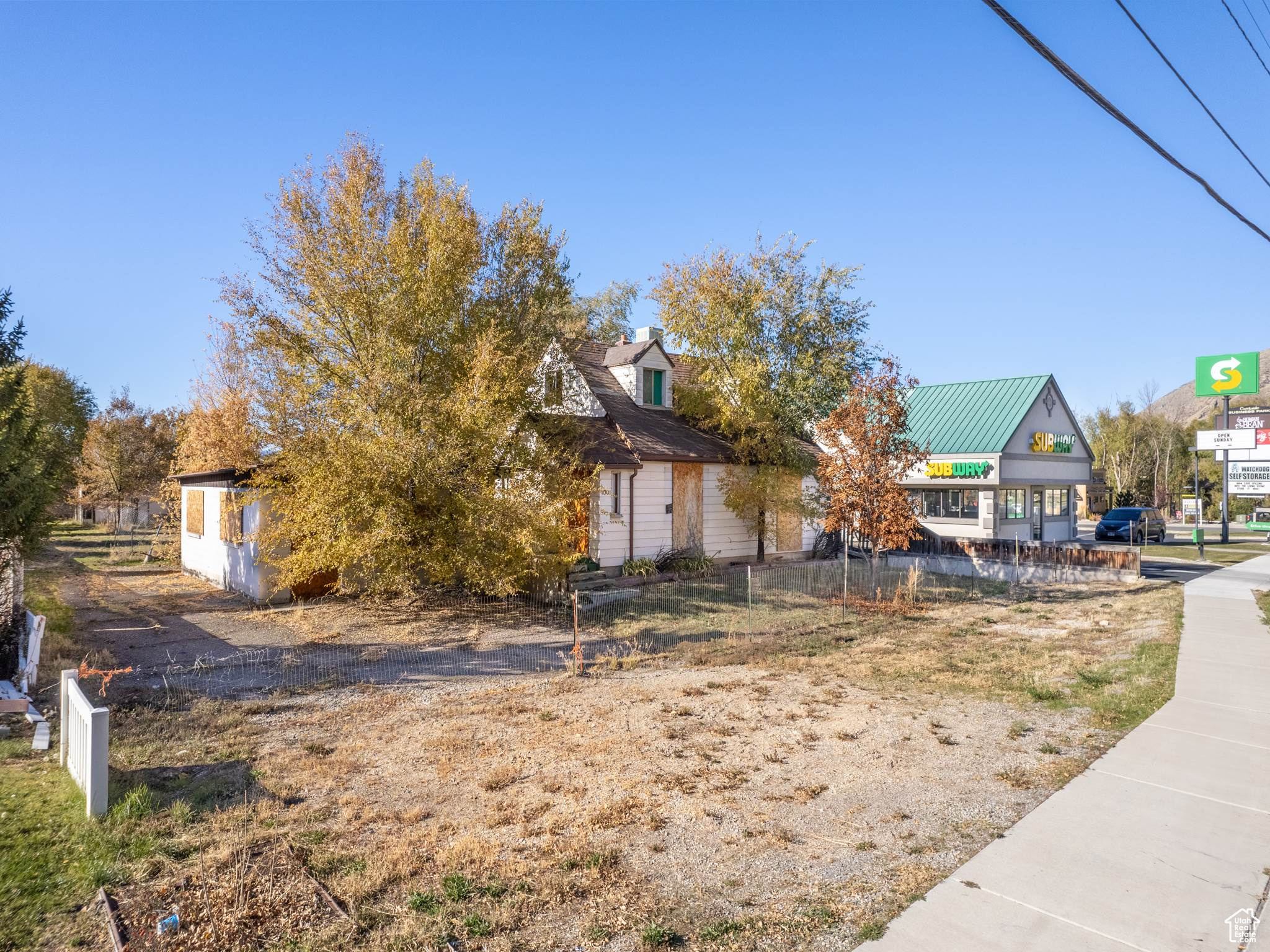 1001 N MAIN ST