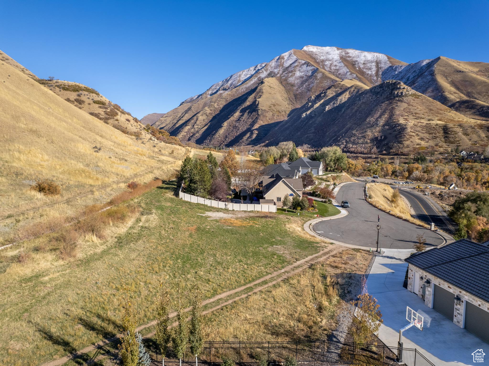 2881 THIRTY OAKS DR Unit: 6