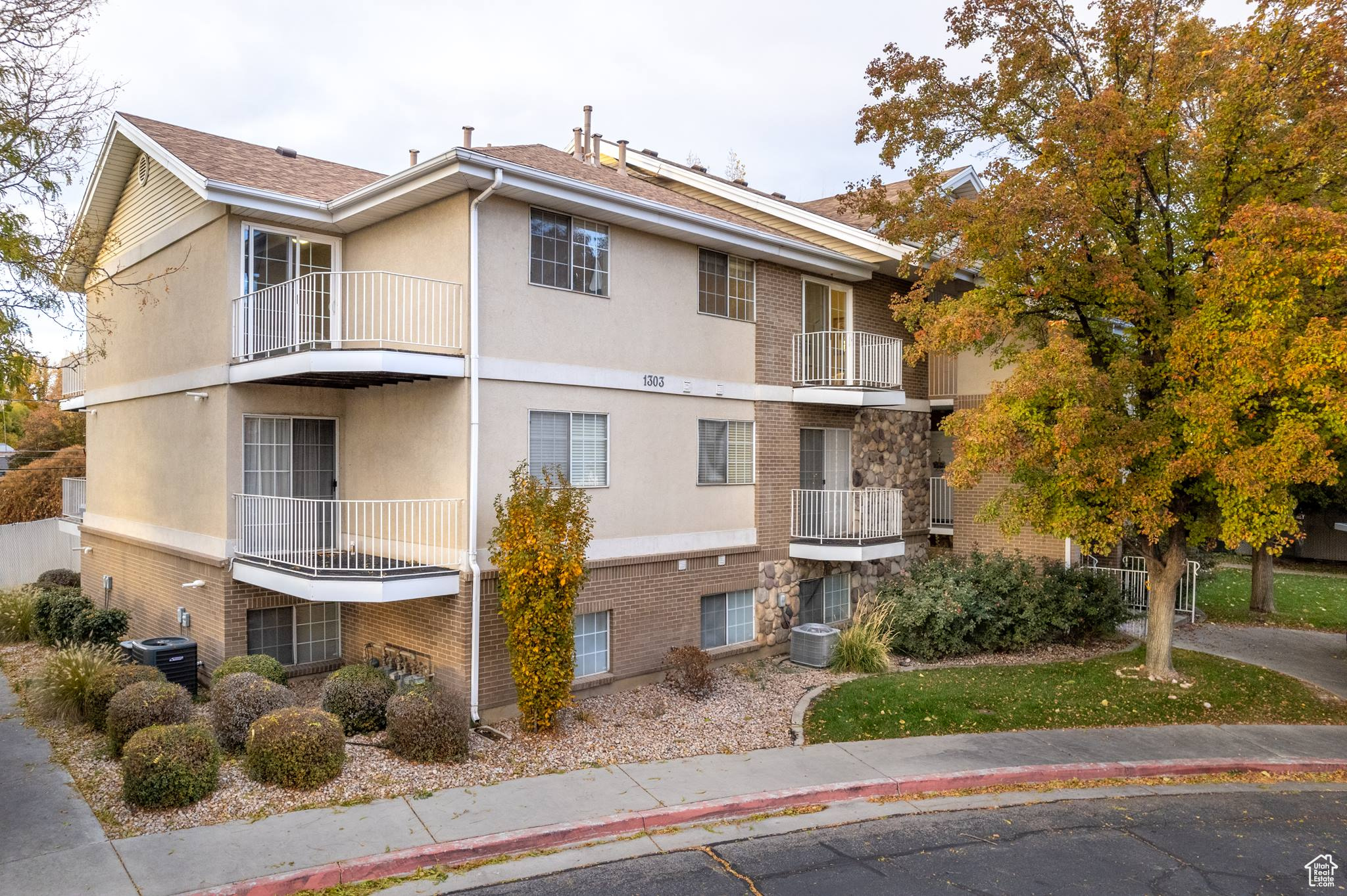 1303 RIVER SIDE AVE #34