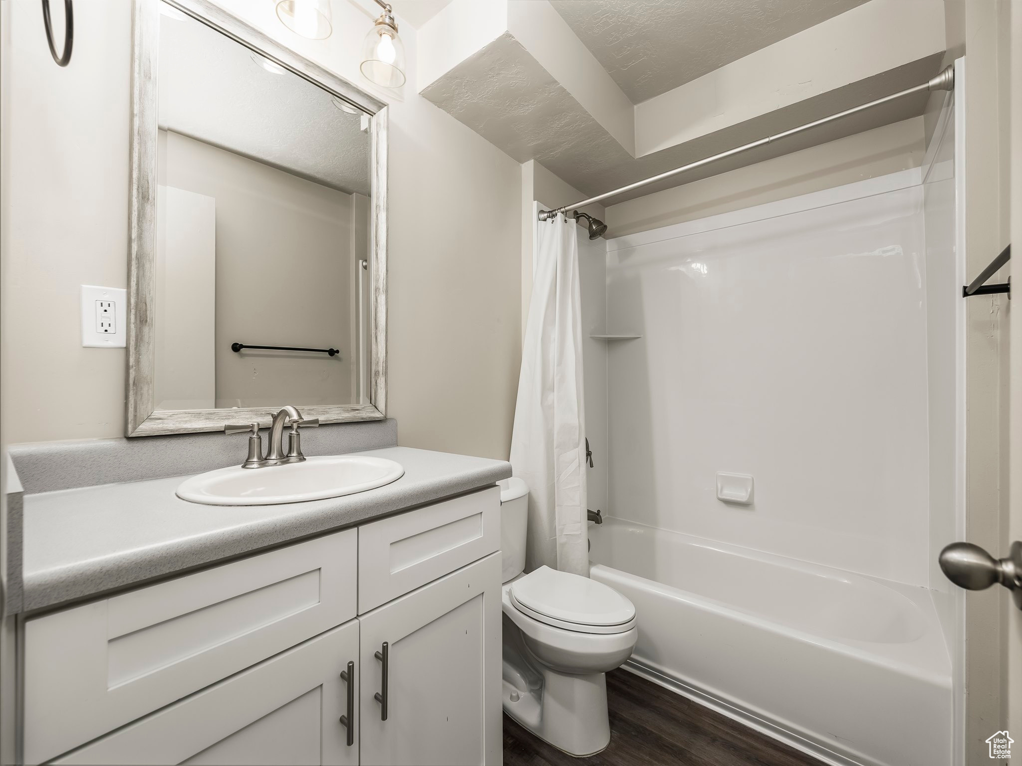 339 S 600 W