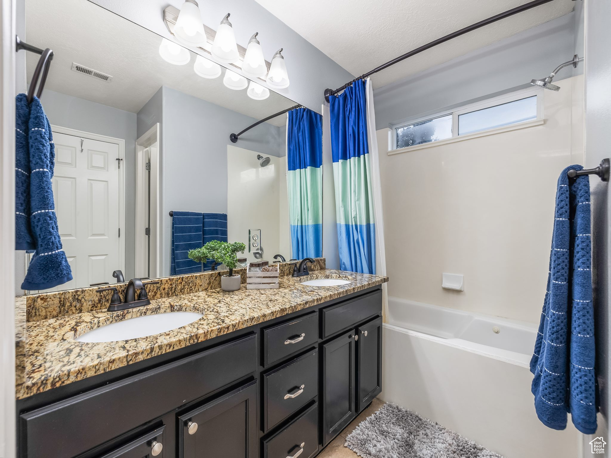 3726 E NAVAJO DR