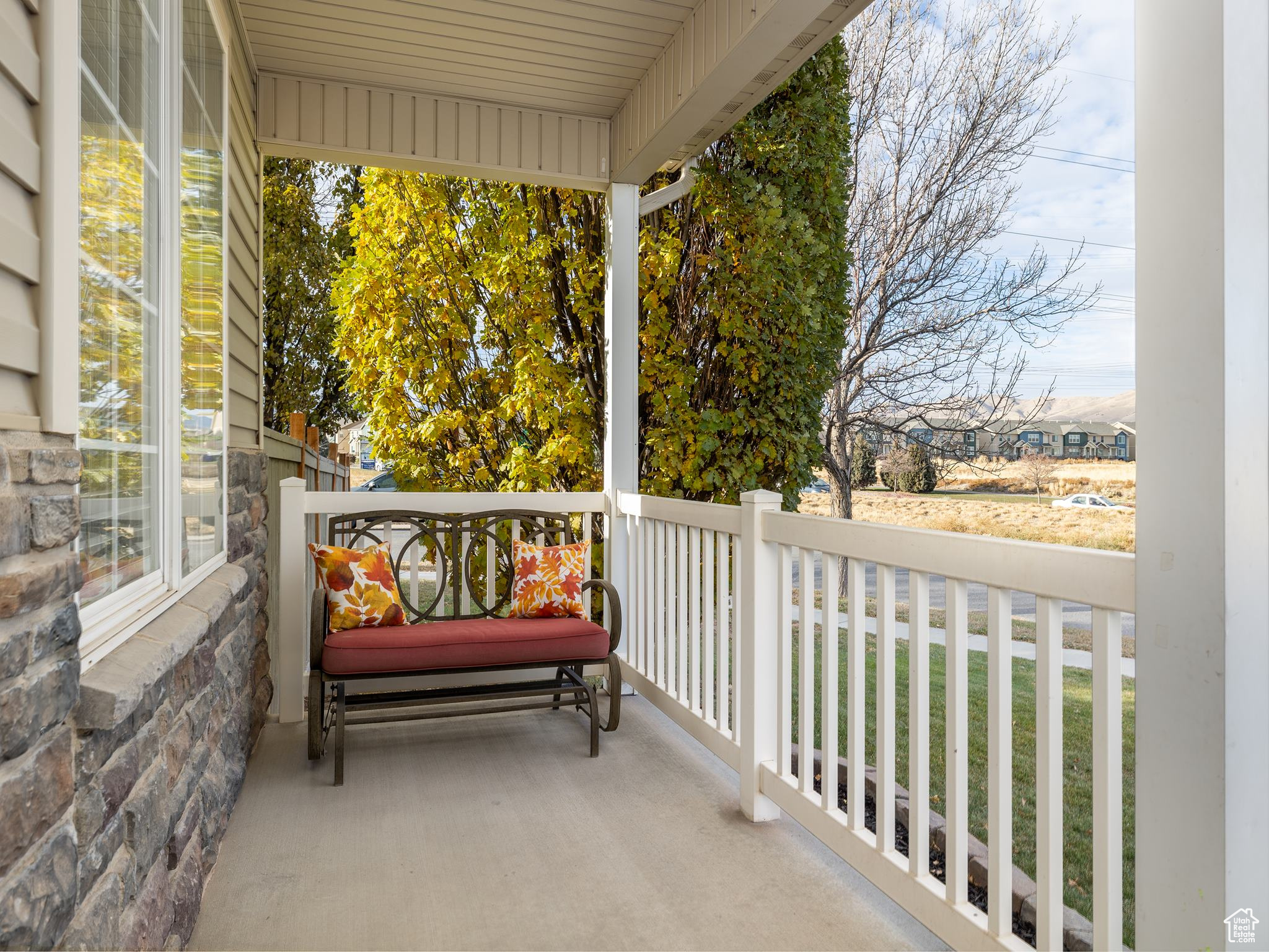3726 E NAVAJO DR