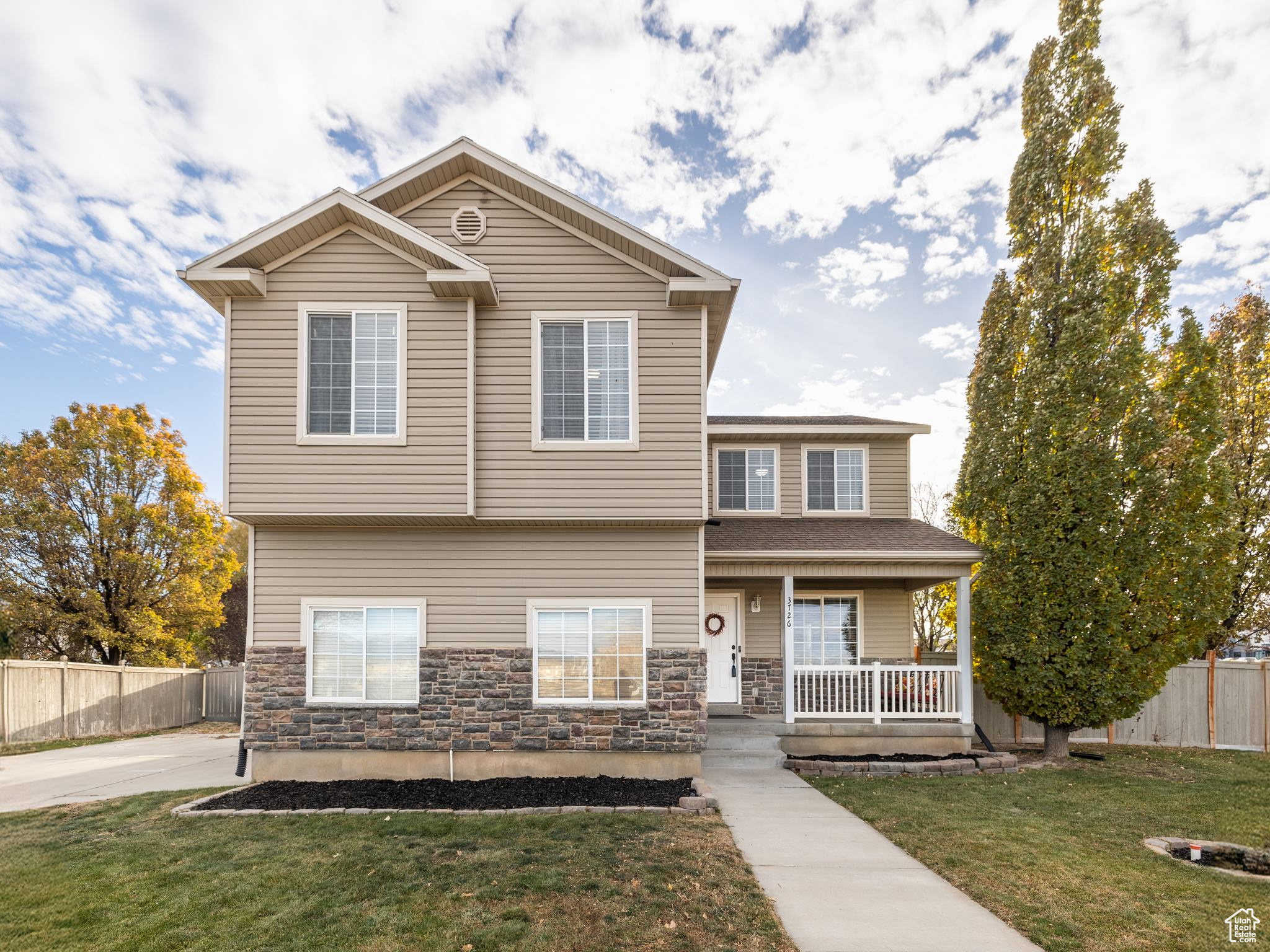 3726 E NAVAJO DR
