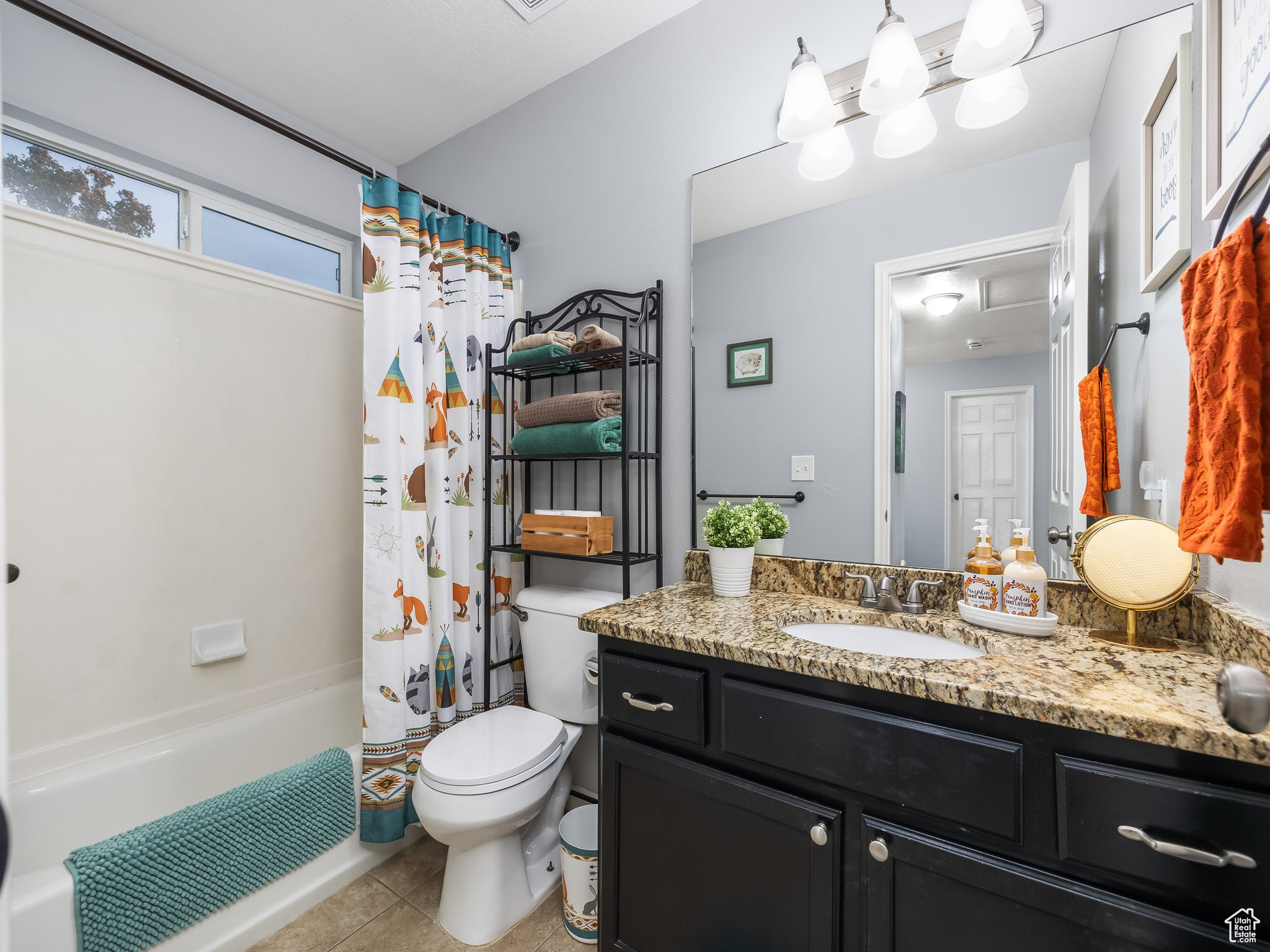 3726 E NAVAJO DR