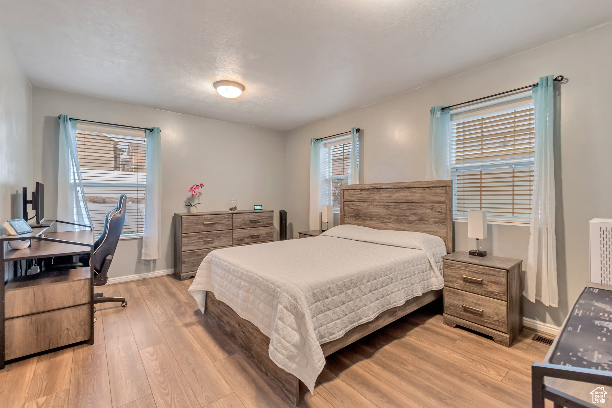 7706 S NEW SNOWBELL LN