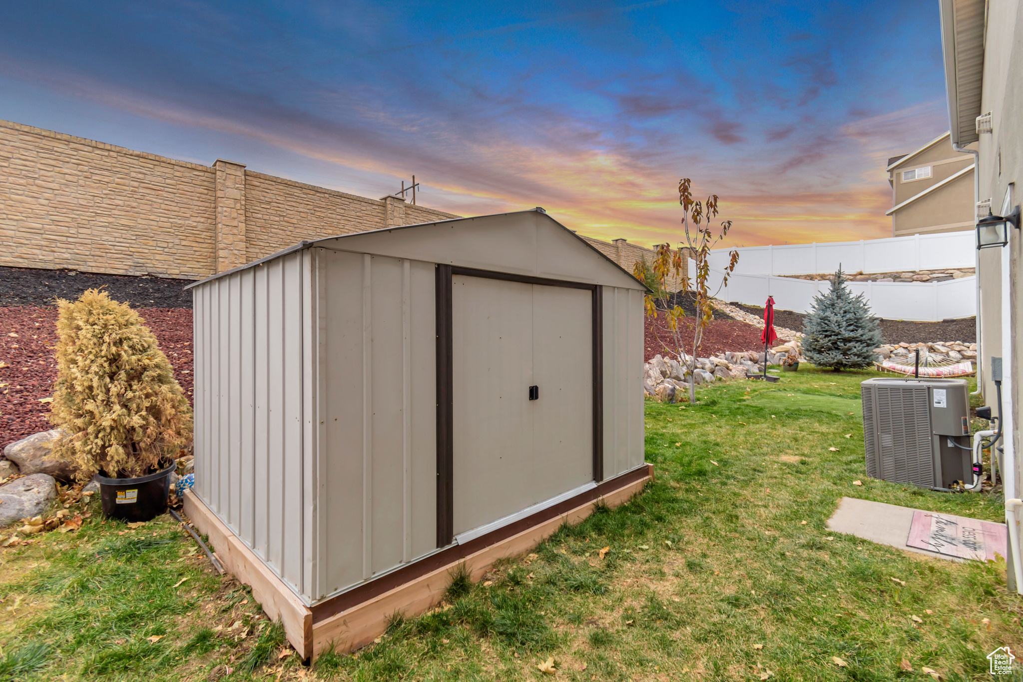 7706 S NEW SNOWBELL LN