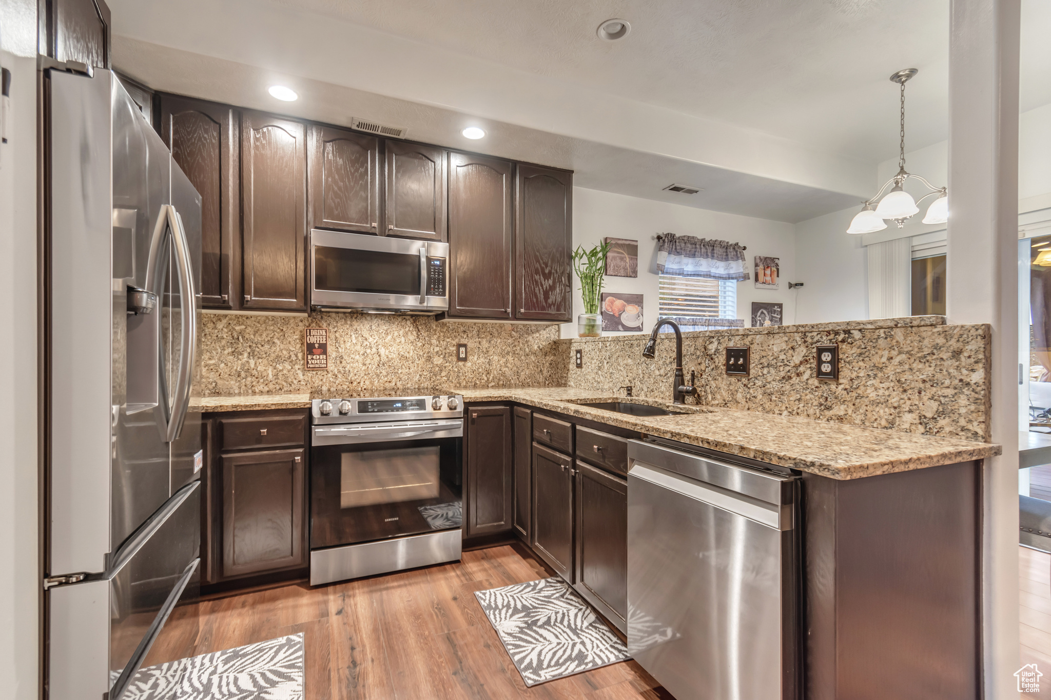 7706 S NEW SNOWBELL LN