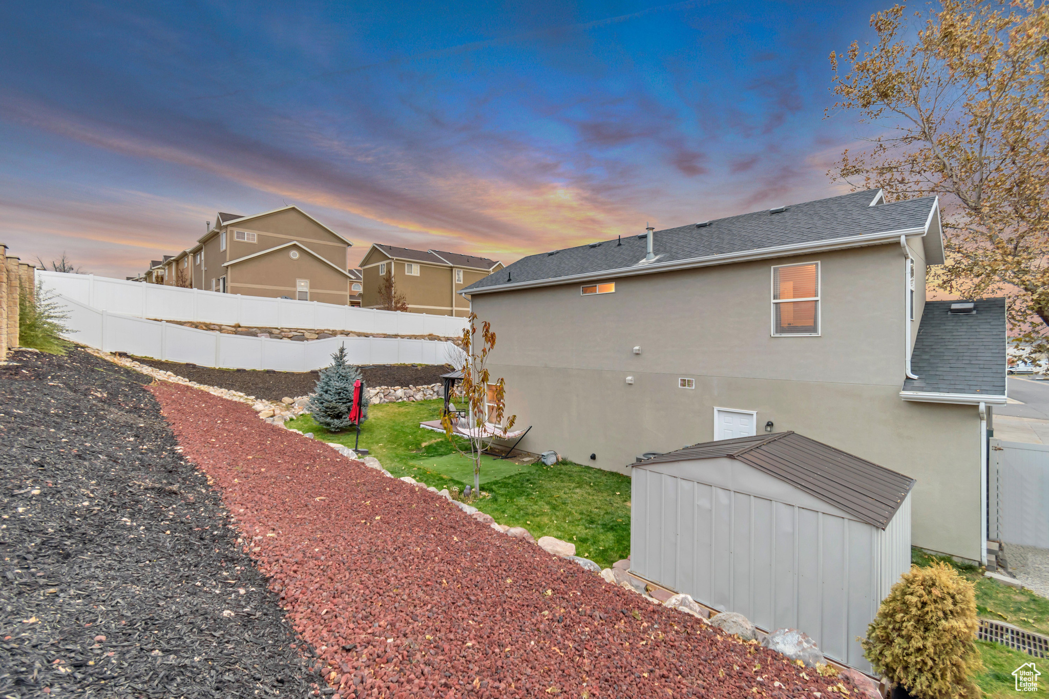 7706 S NEW SNOWBELL LN