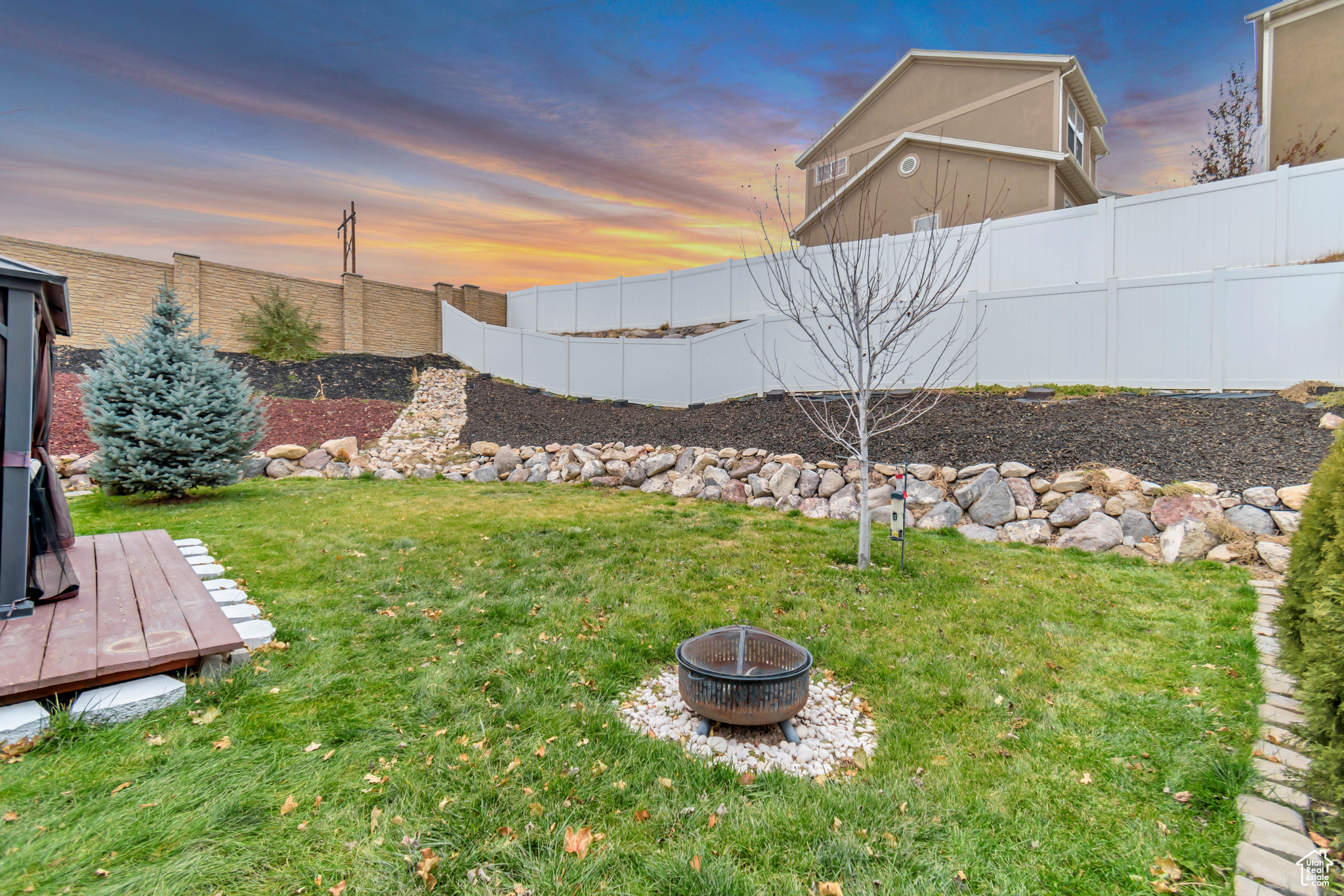 7706 S NEW SNOWBELL LN