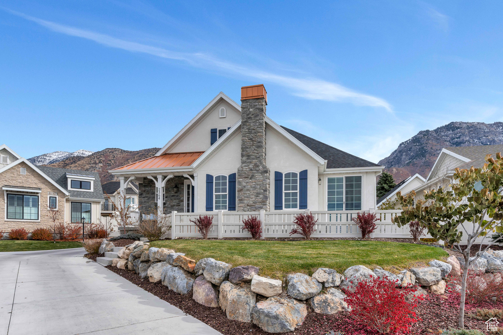2364 N HEIRLOOM LN