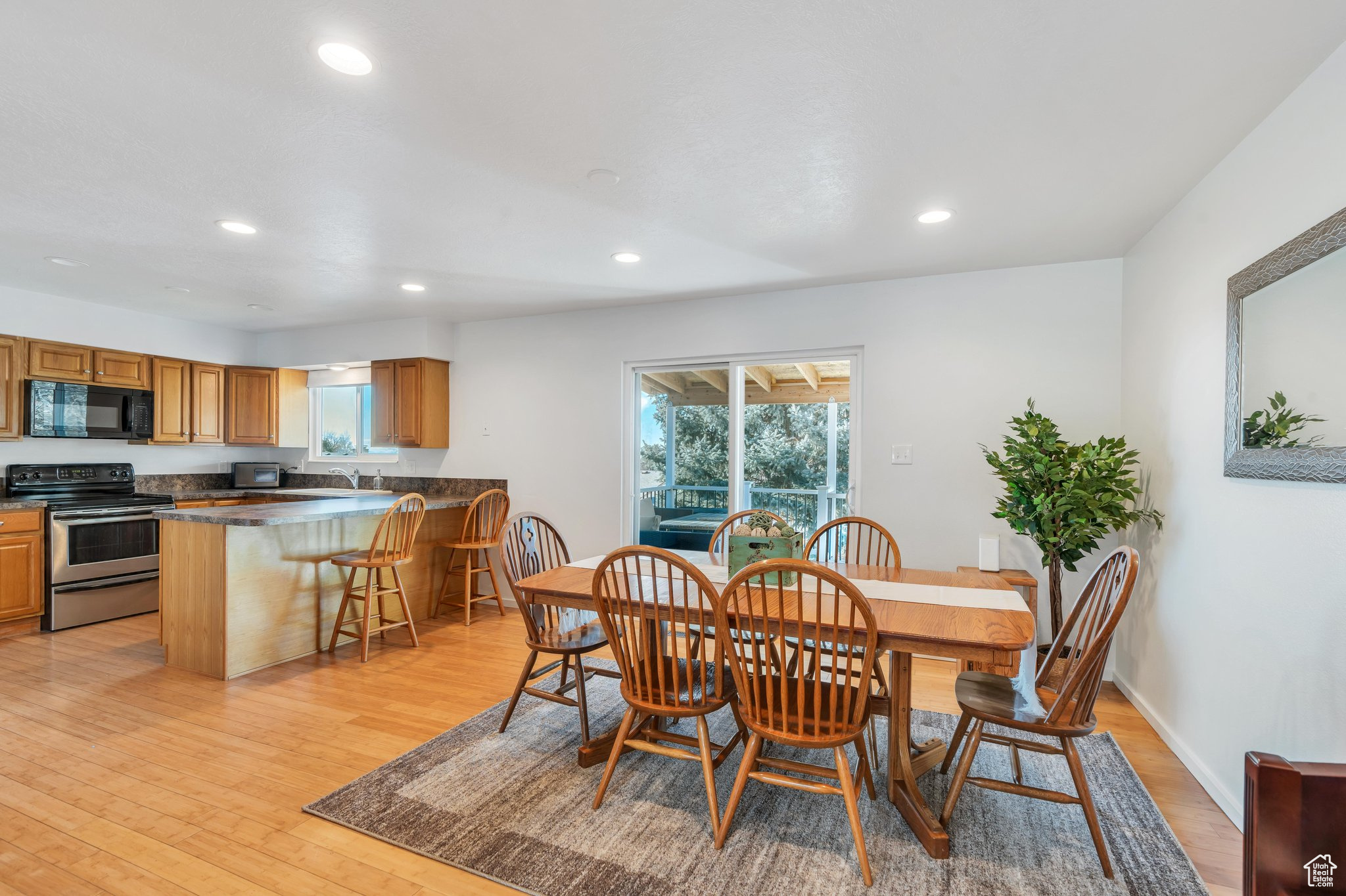 500 S VALLEY VIEW DR