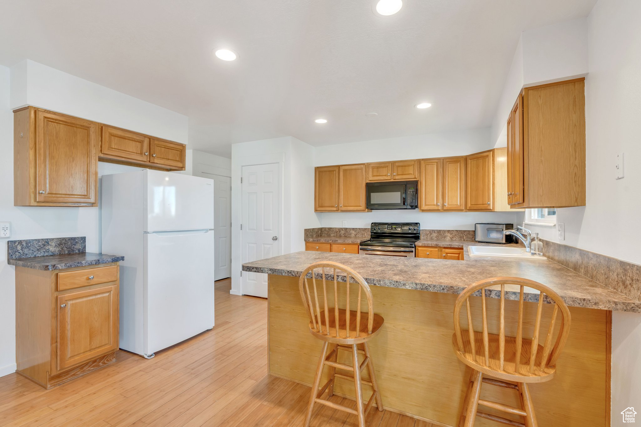 500 S VALLEY VIEW DR