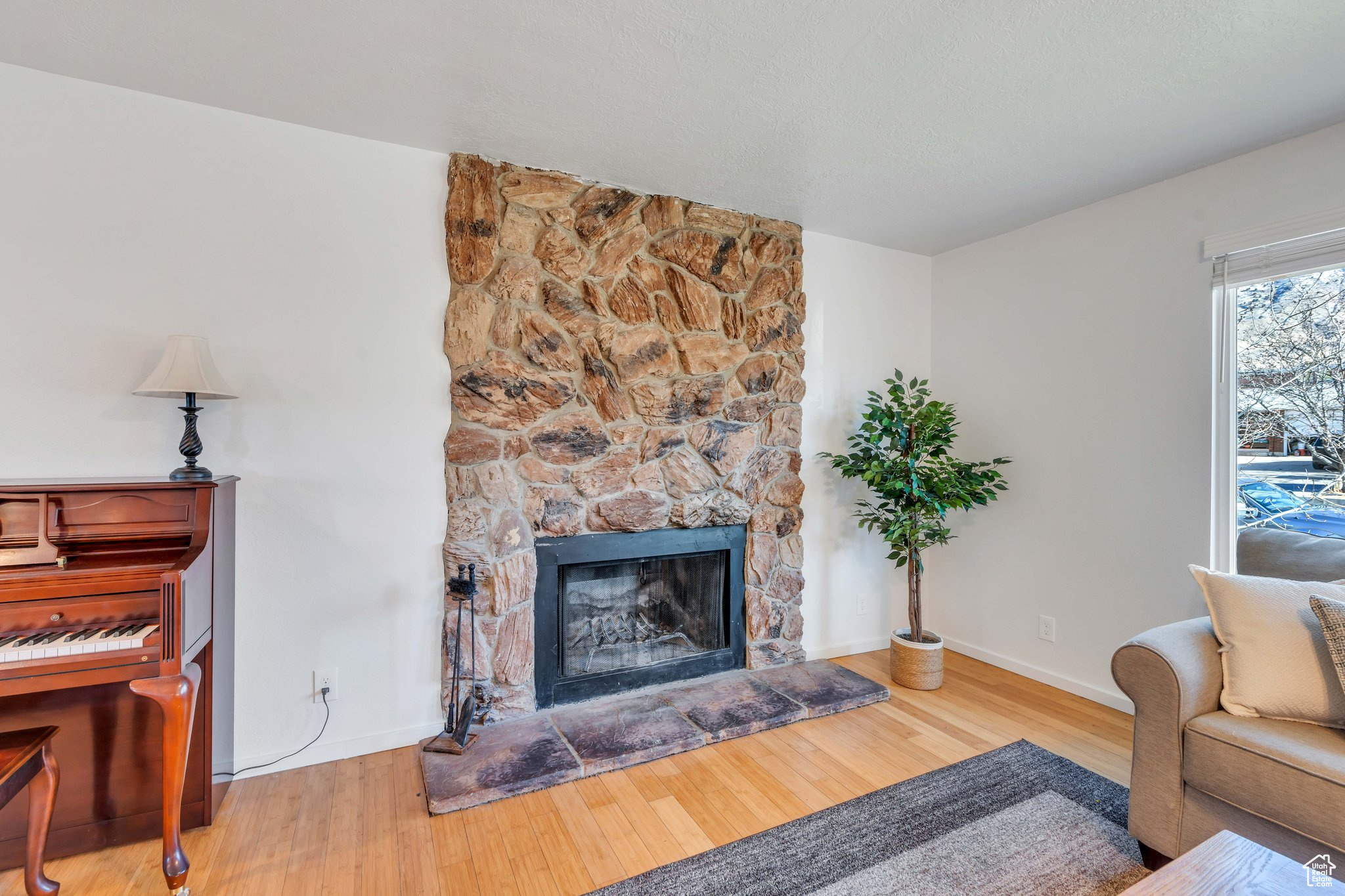 500 S VALLEY VIEW DR