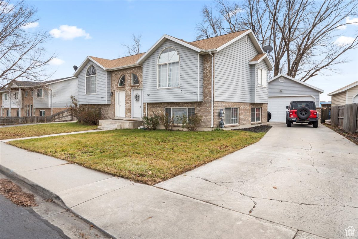 1767 W GARDEN DR