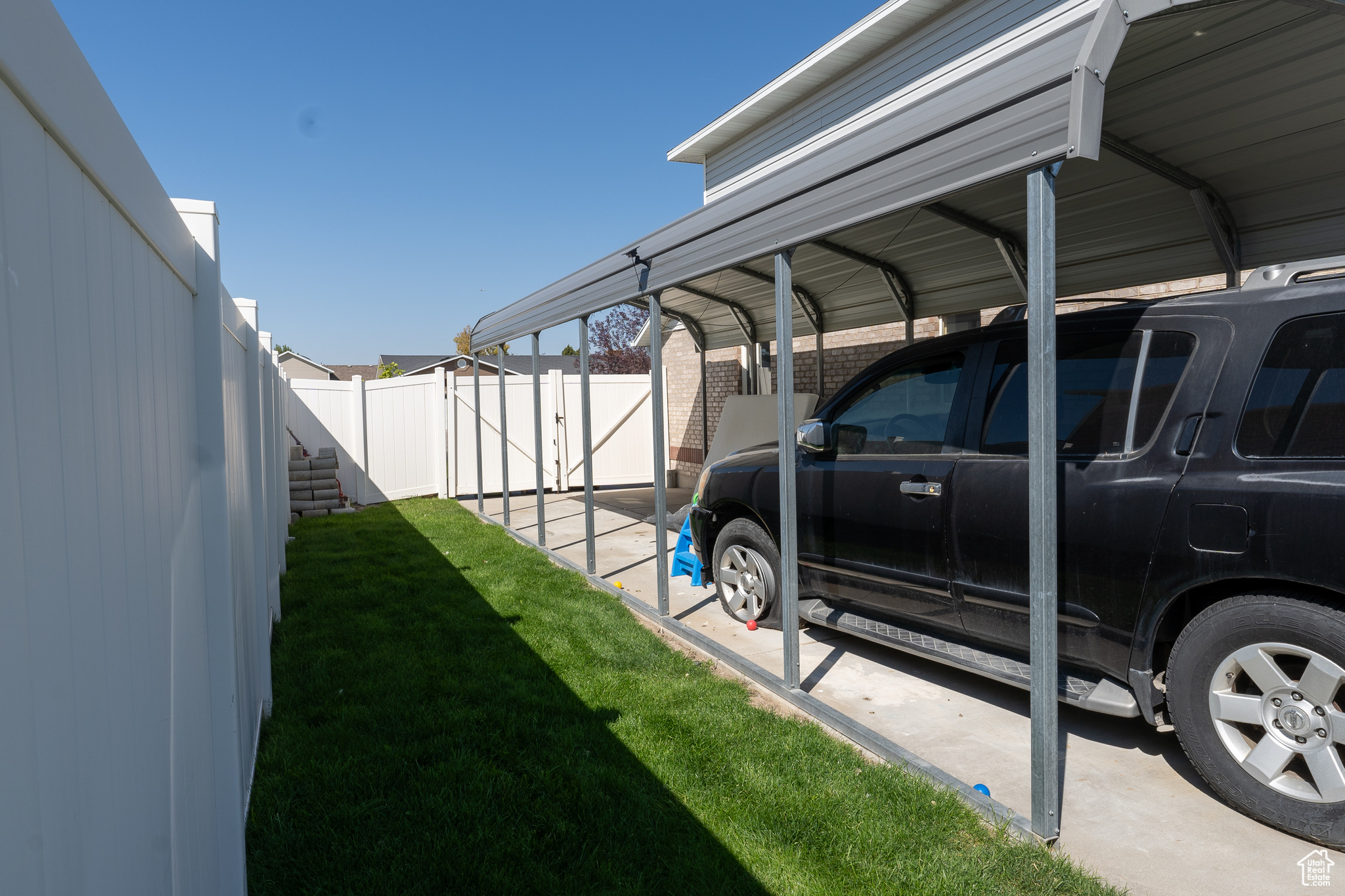 4961 W SWAN HILL CV