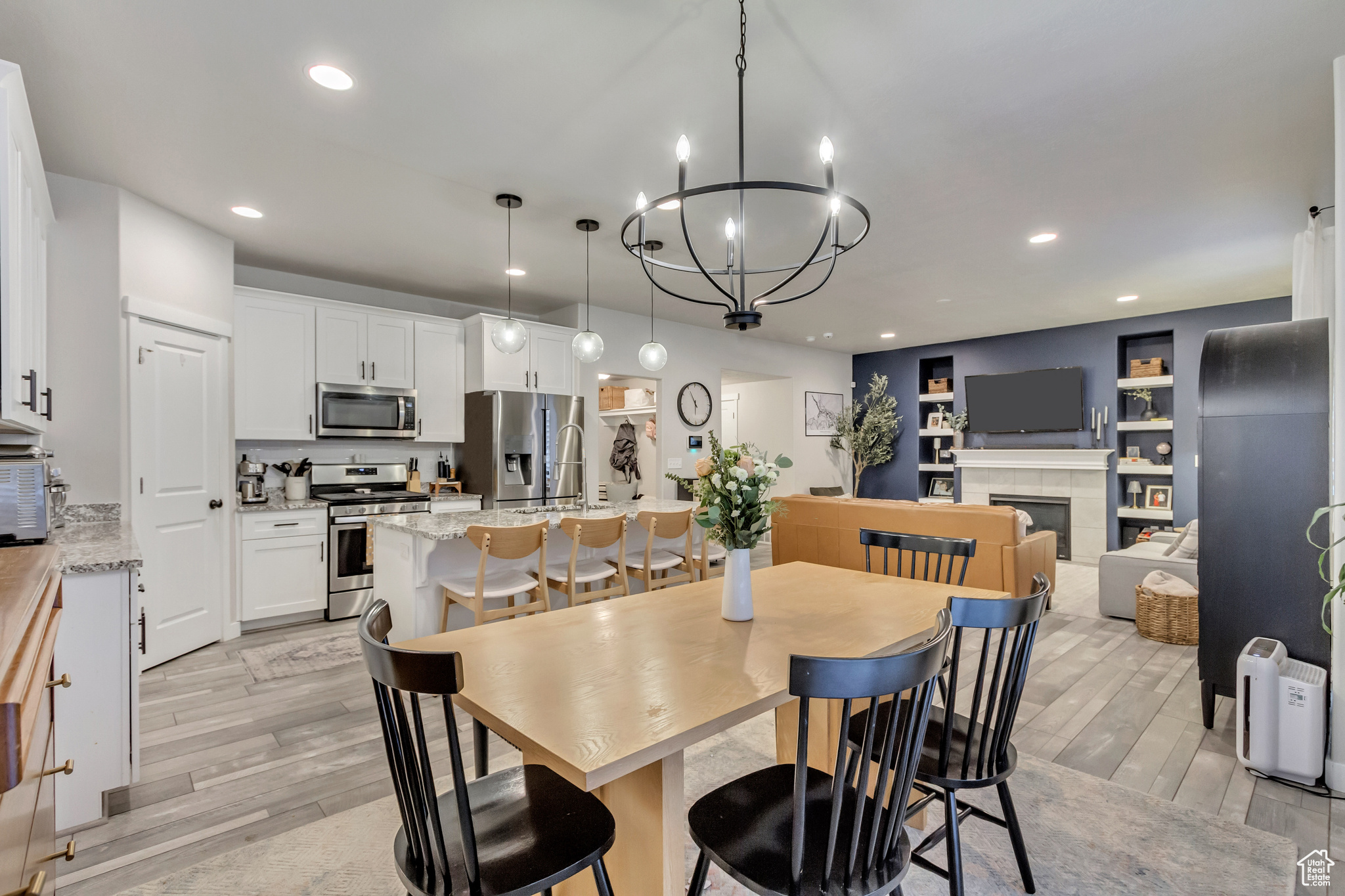 938 W MCKENNA RD