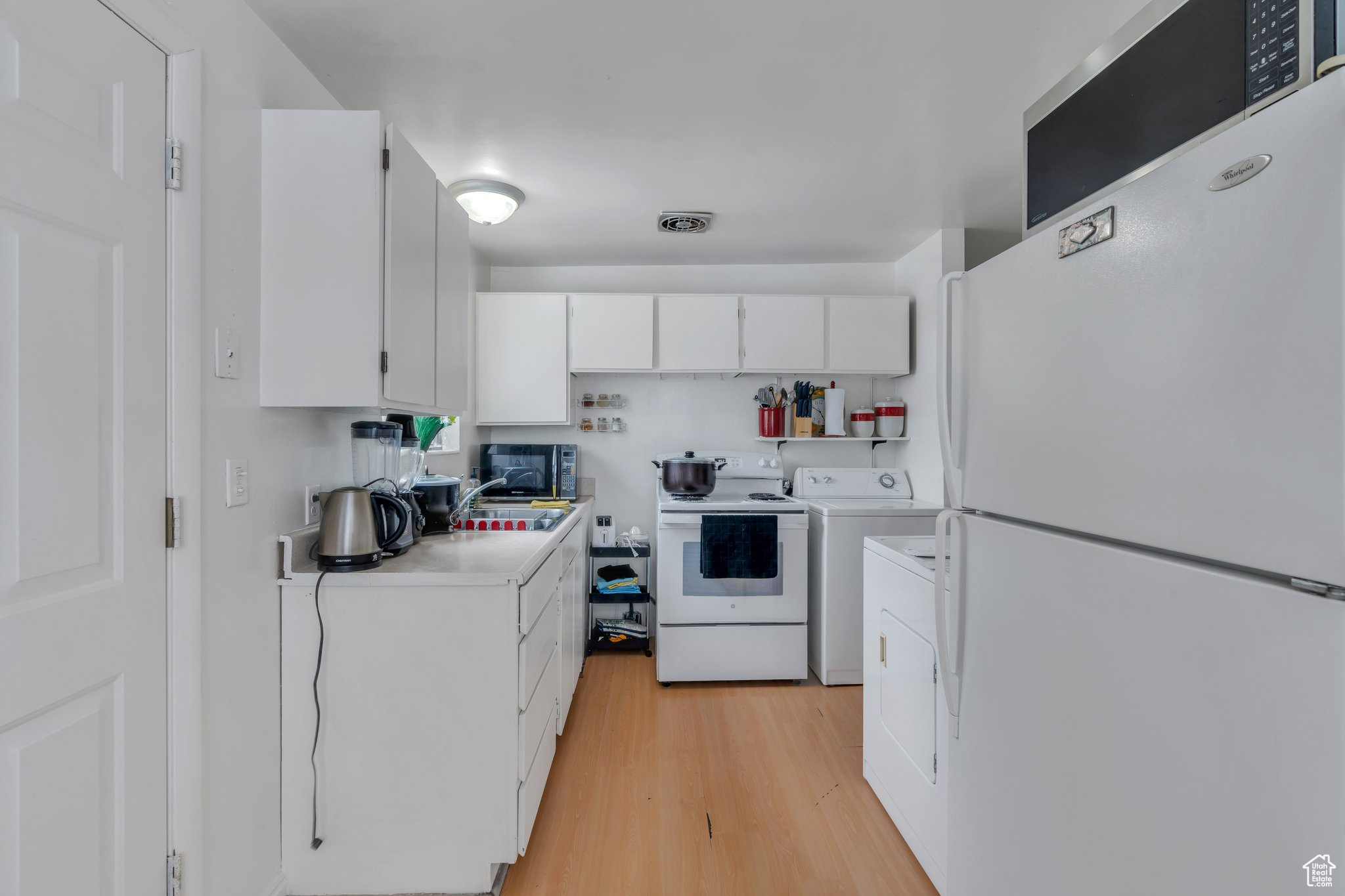 685 W 1850 N