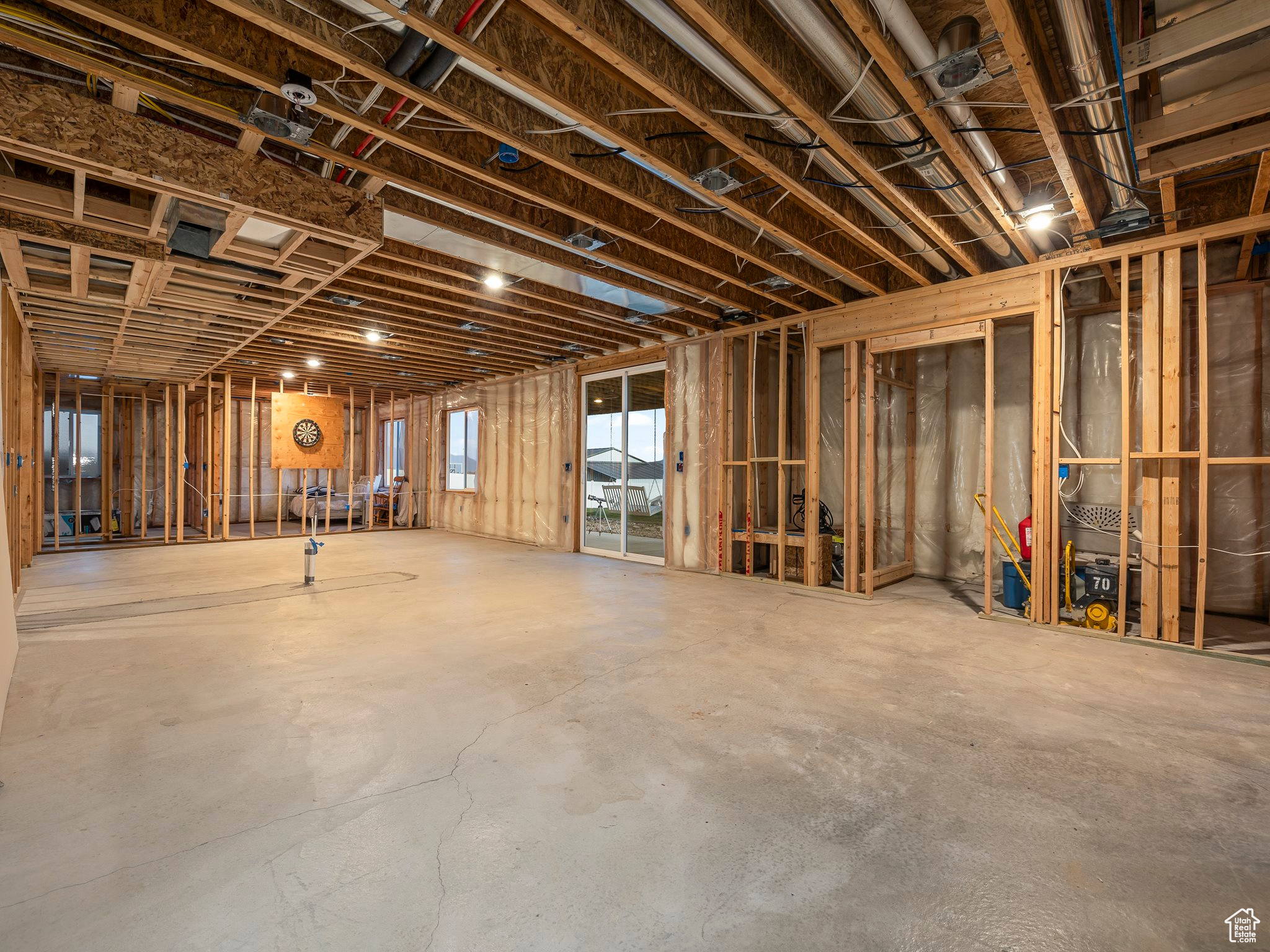 1352 E ABIGAIL LN