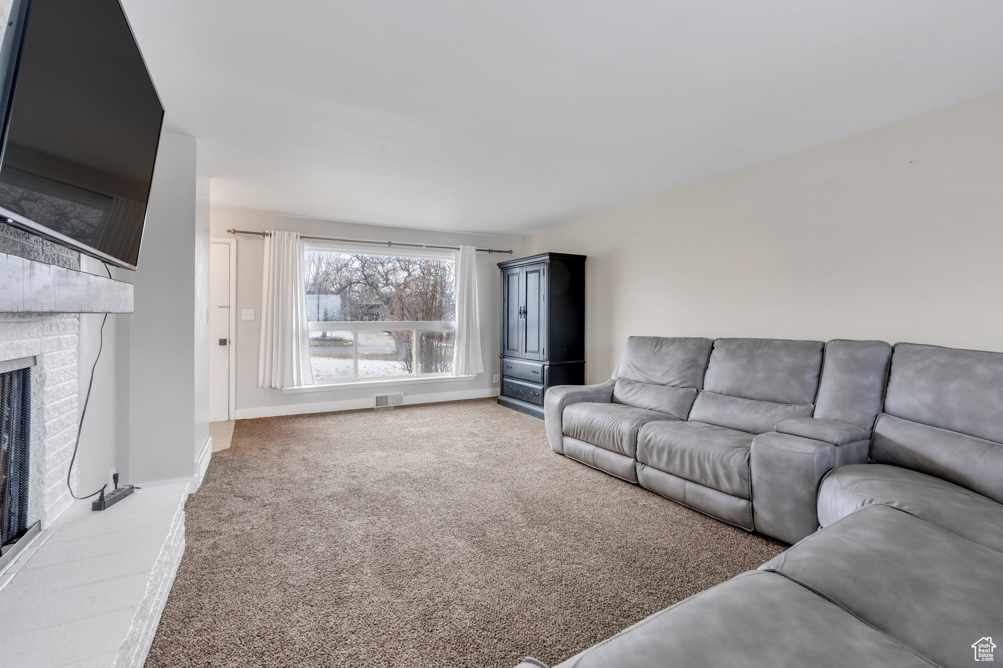 845 E CENTER ST